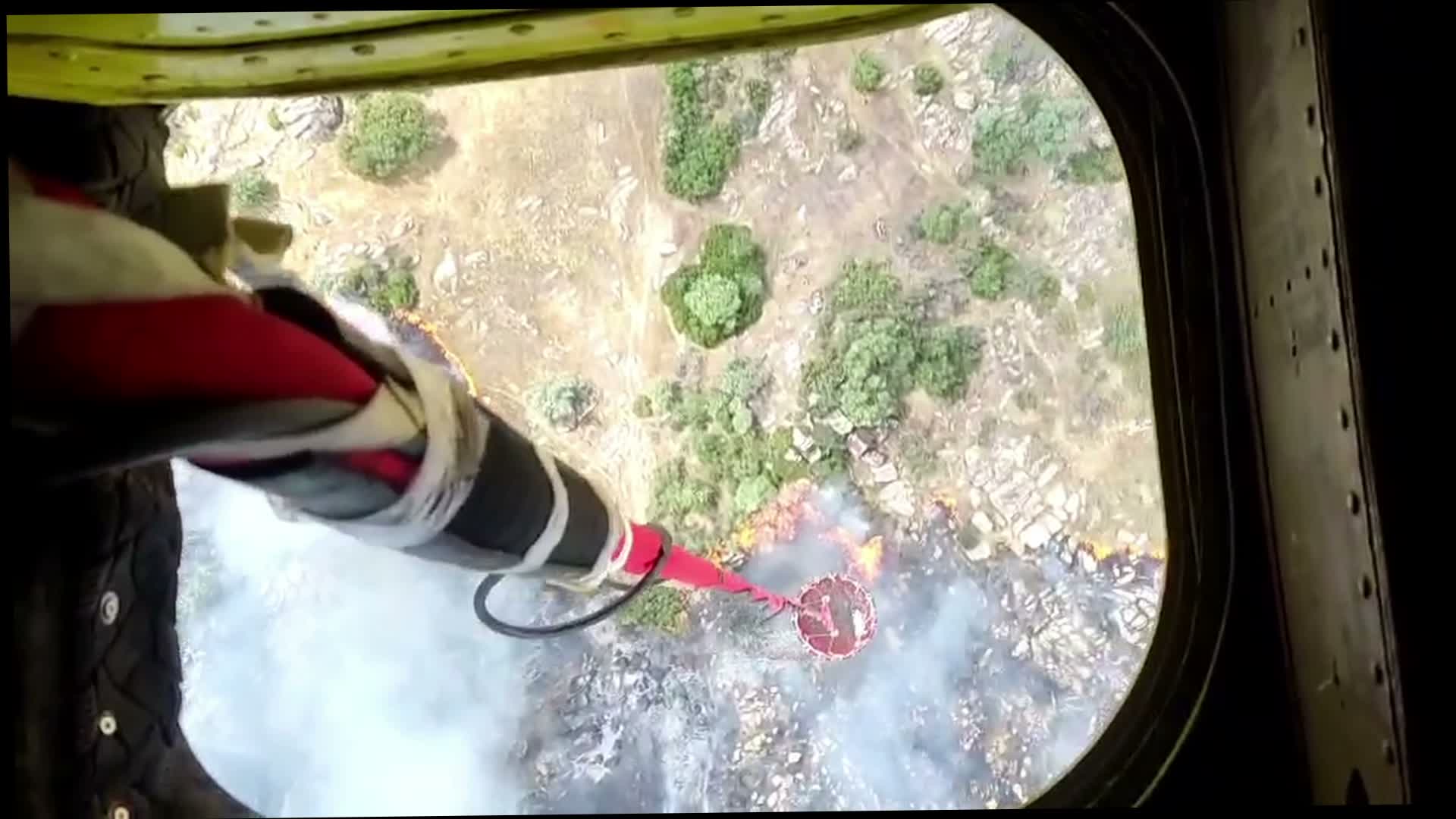 Bozdoğan'da zirai ve otluk alanda çıkan yangına müdahale sürüyor