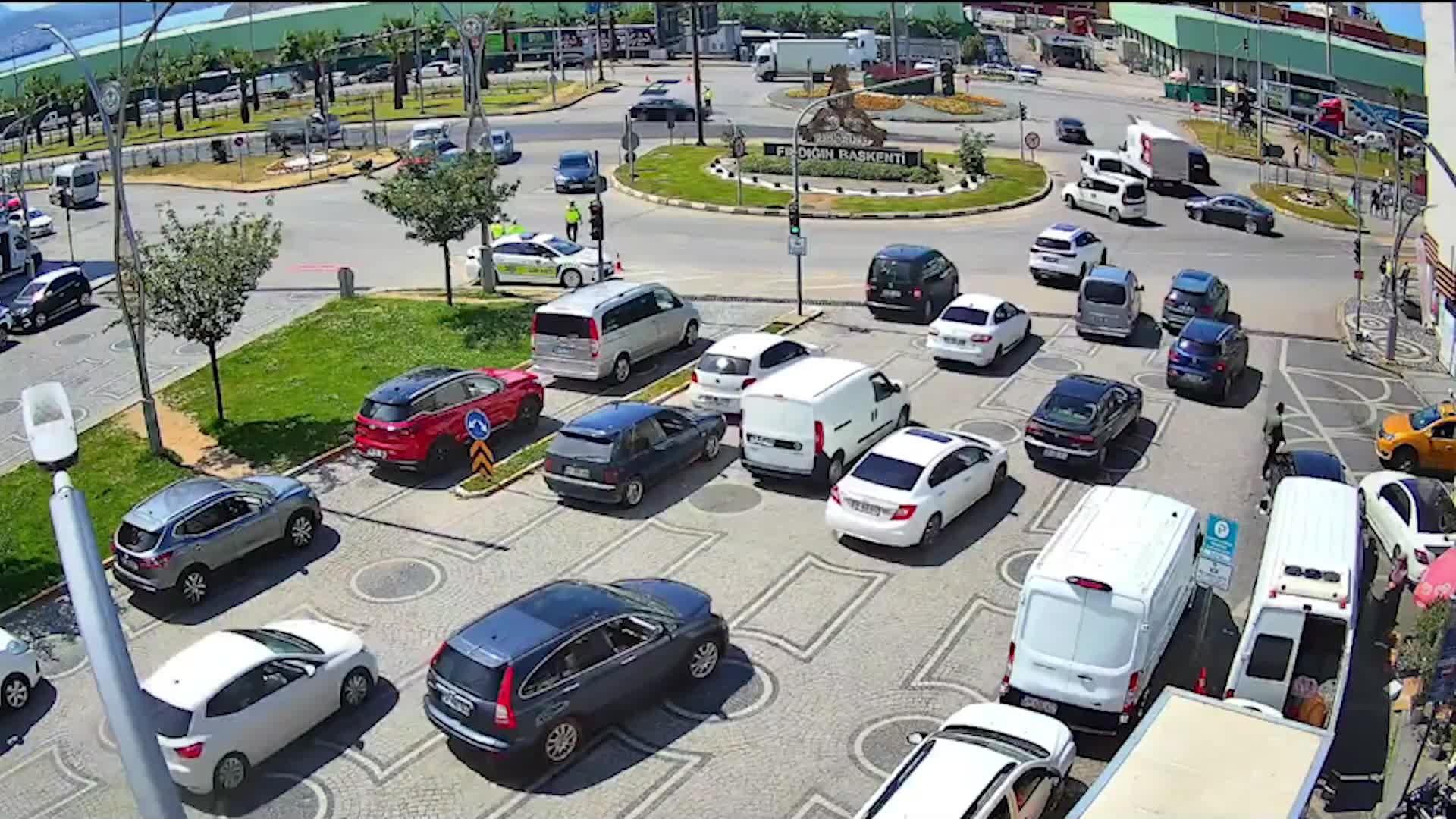 Yeniden Refah Partili Gezgin’in makam aracı kaza yaptı: 3 Yaralı