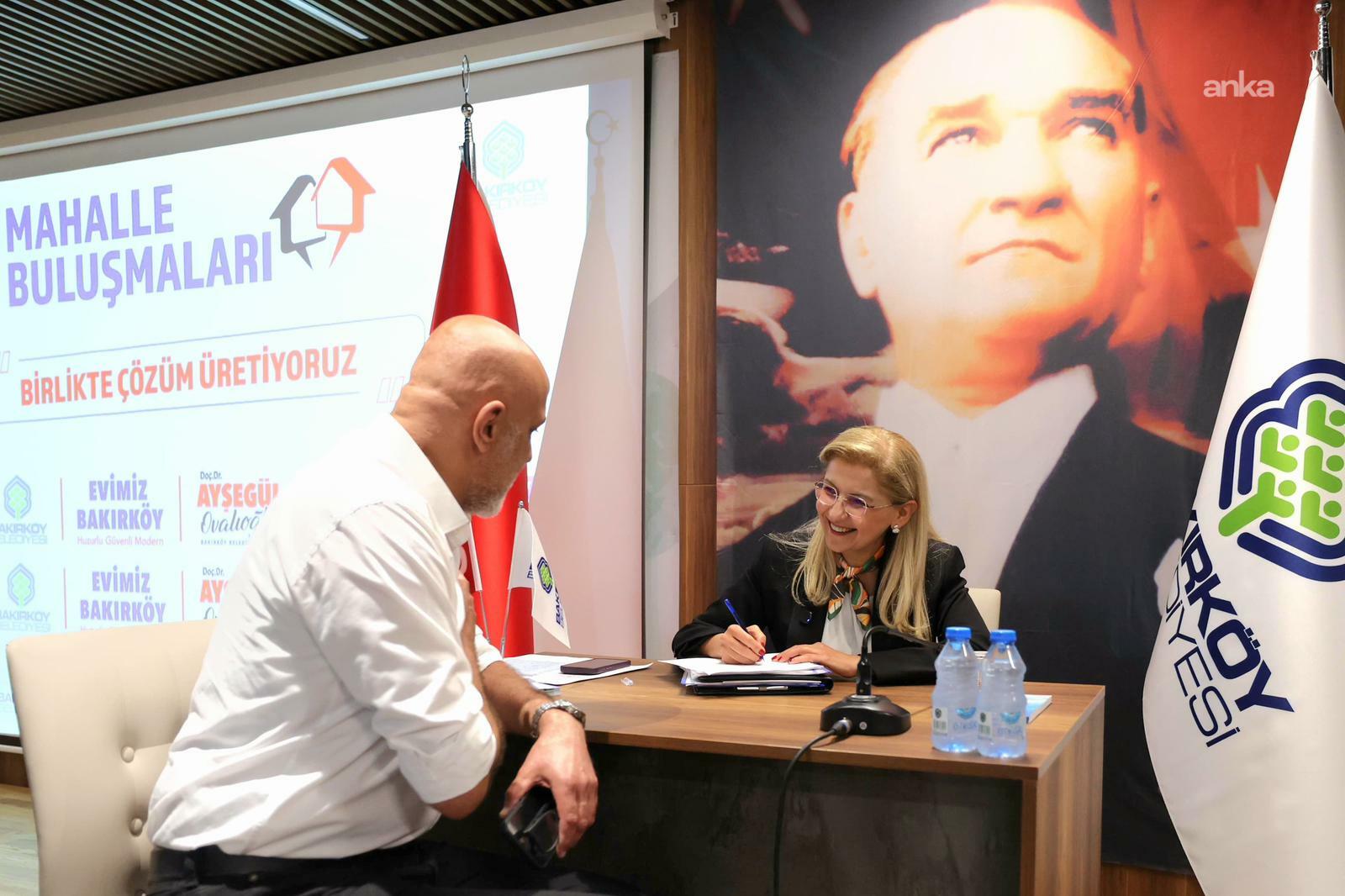 Bakırköy Belediye Başkanı Ovalıoğlu, “Mahalle Buluşmaları”nda vatandaşları dinledi