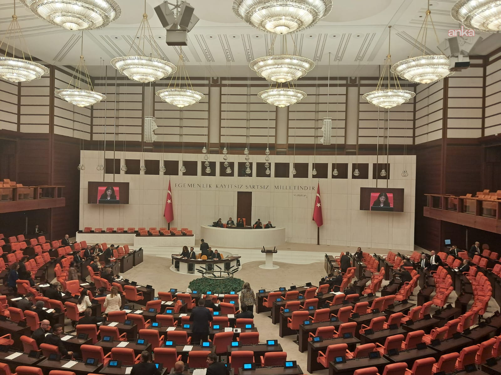 Üç dokunulmazlık fezlekesi: Özgür Özel, Veli Ağbaba, Sera Kadıgil