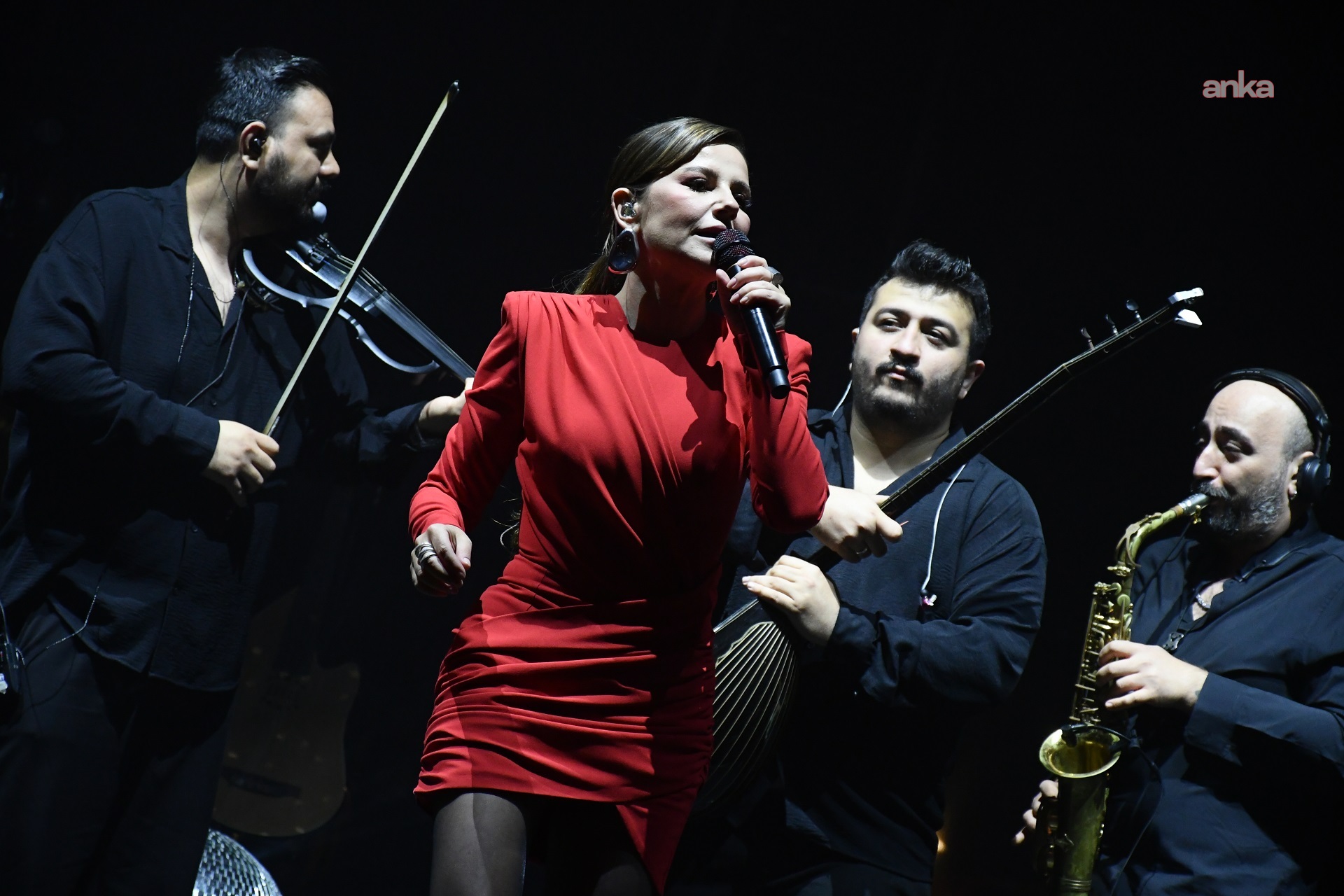 Merve Özbey, Lüleburgazlılara bayram coşkusu yaşattı