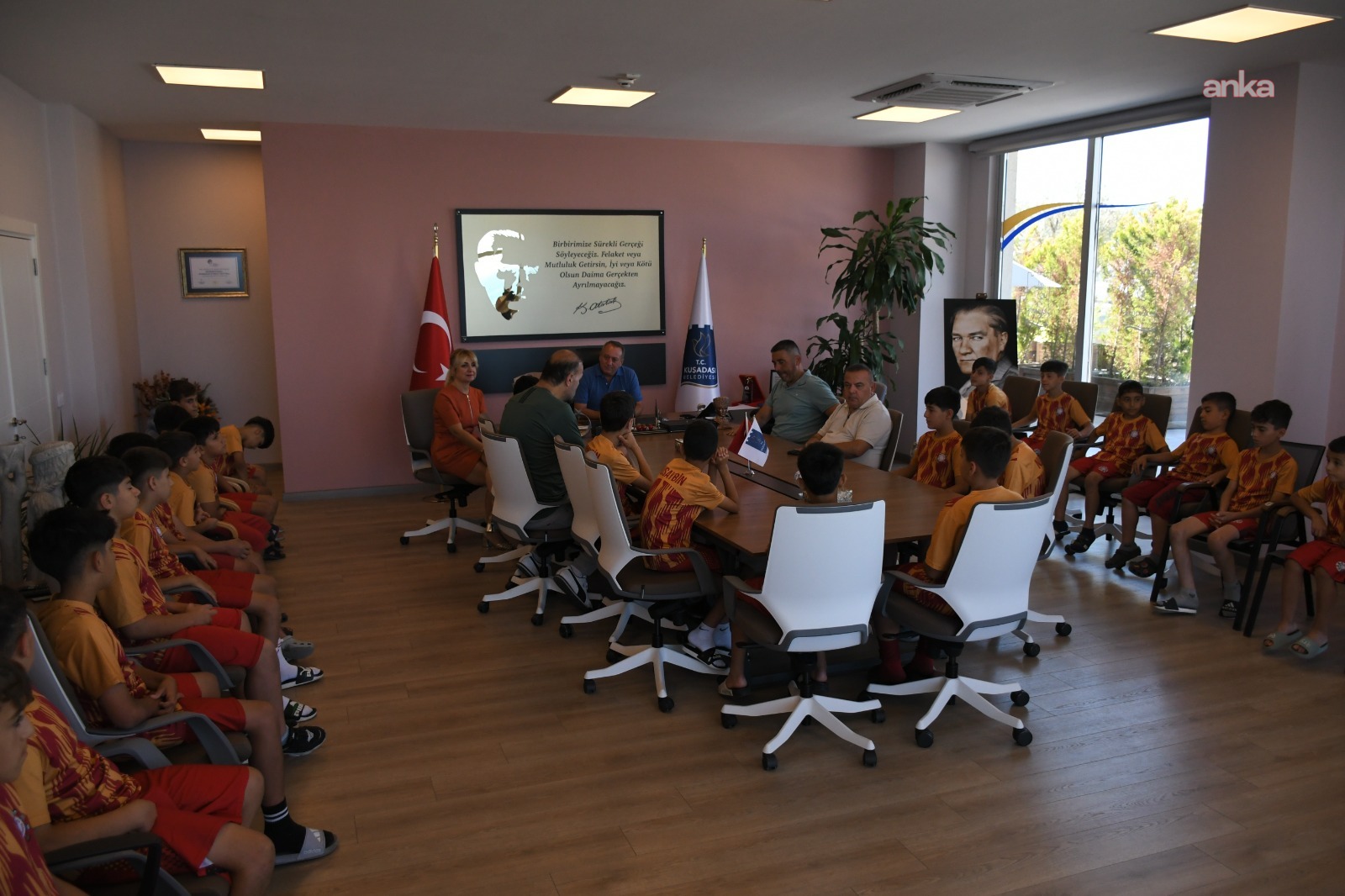 Nusaybinli çocuklar Kuşadası'nda ağırlandı