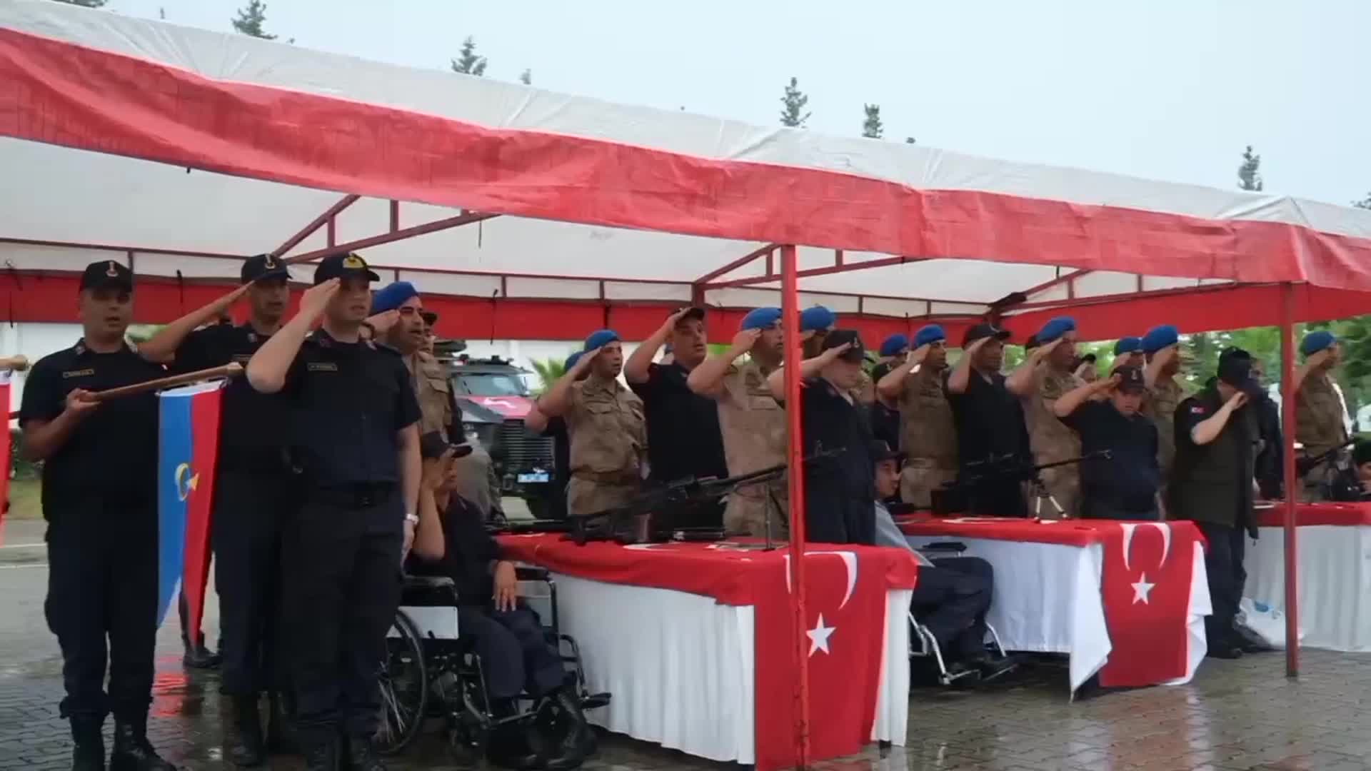 Osmaniye’de özel gençlerin gurur günü: Temsili askerlik sonrası terhis belgelerini aldılar