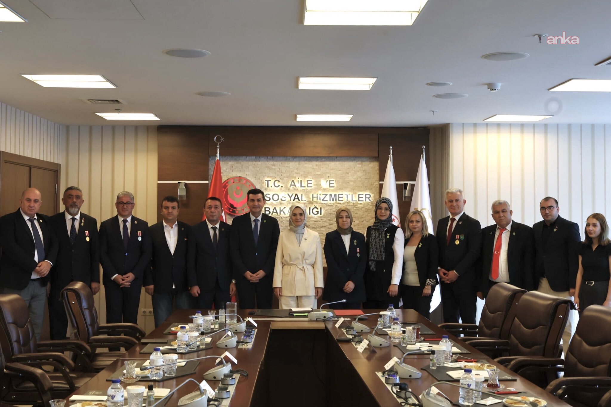Bakan Göktaş, Türkiye Harp Malulü Gaziler, Şehit Dul ve Yetimleri Derneği heyetiyle görüştü