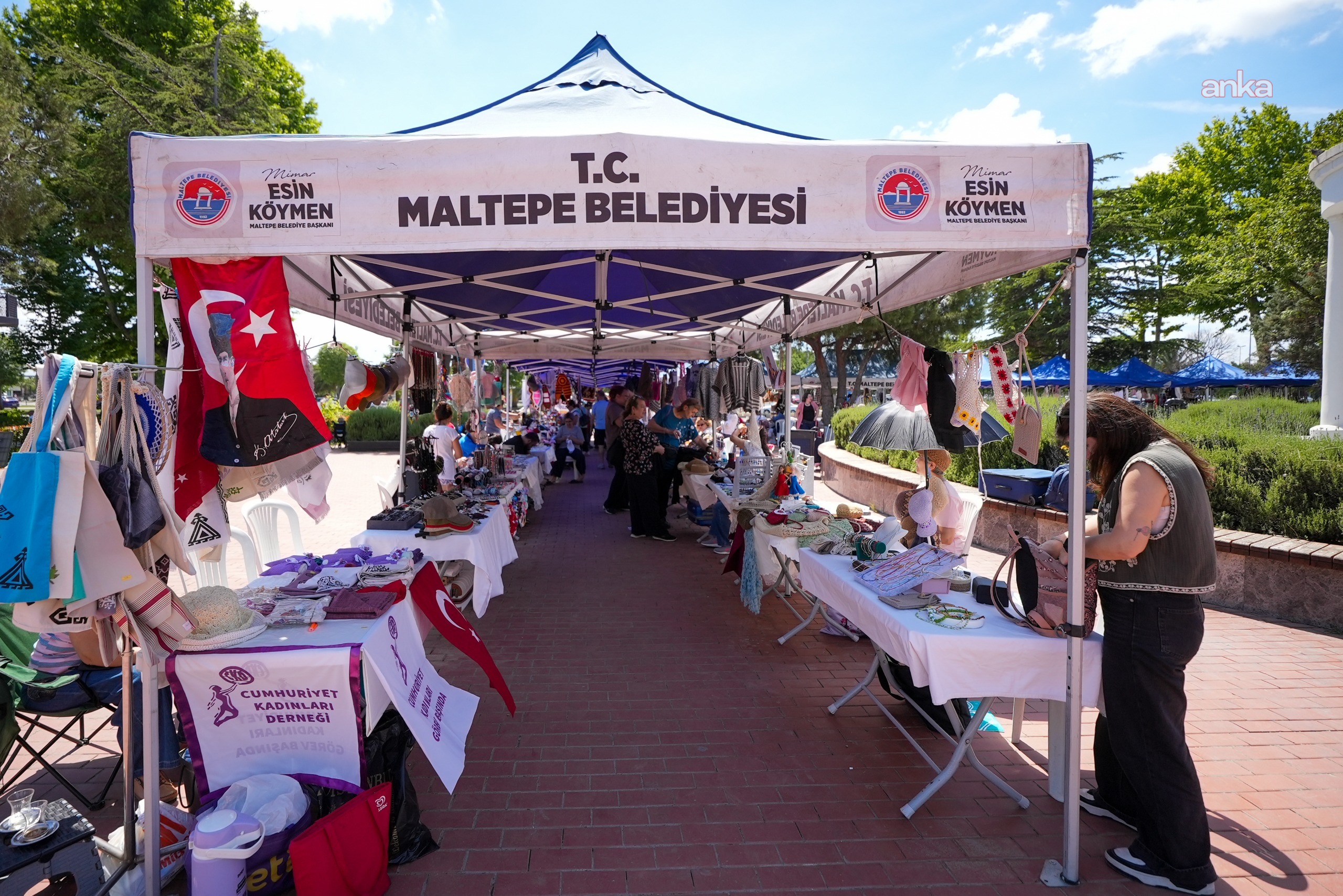Maltepe'de Babalar Günü El Emeği Pazarı açıldı