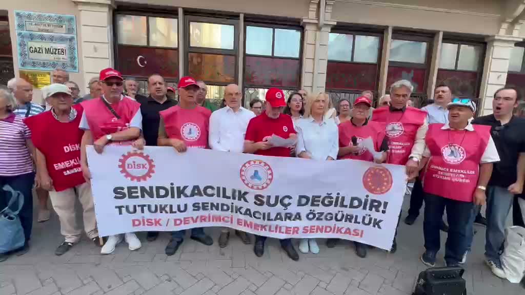 DİSK Devrimci Emekliler Sendikası Samsun Şubesi, Çakır ve Aksu'nun tutuklanmasını protesto etti