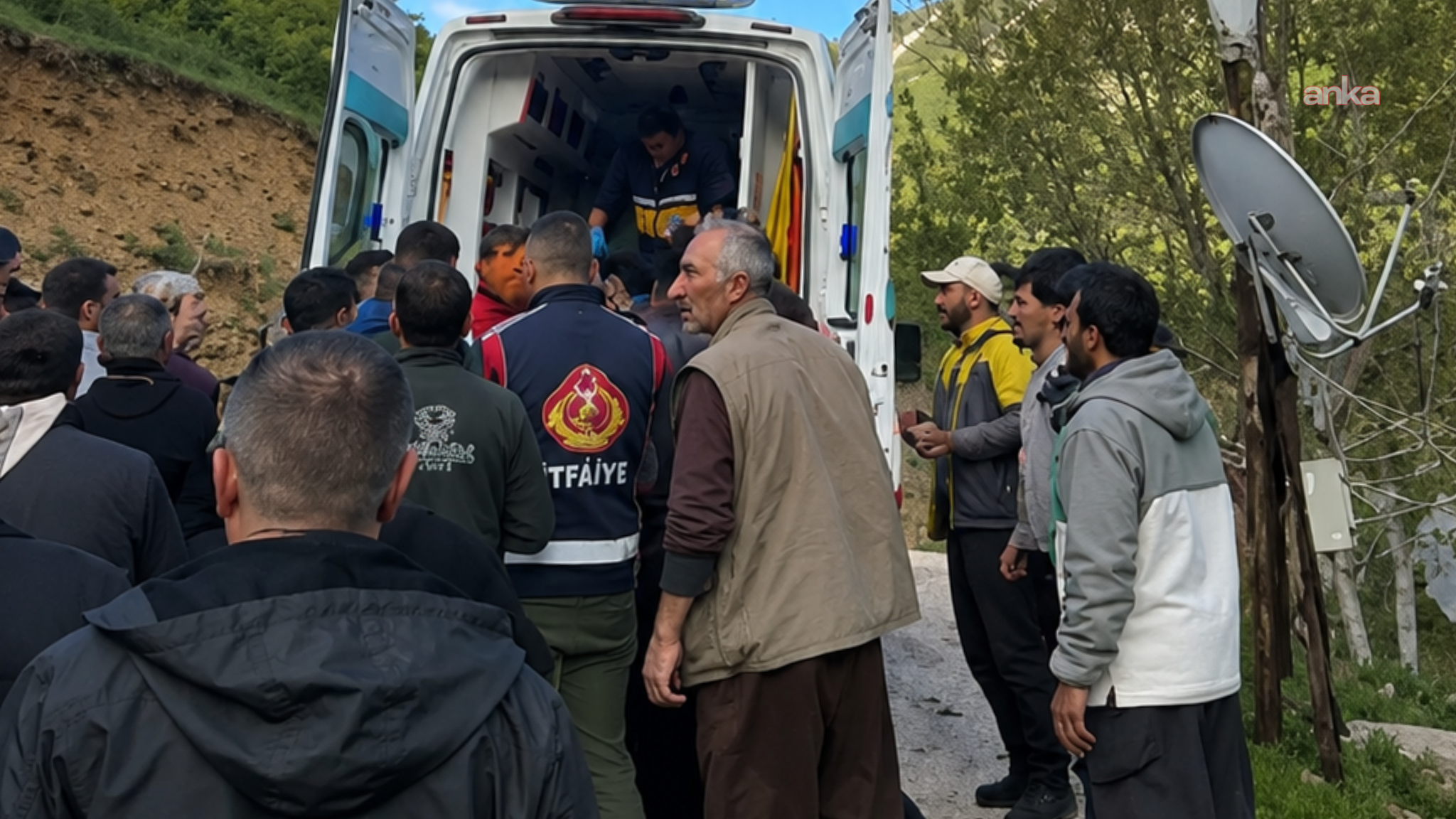 Yüksekova’da pancar toplarken kayalıklardan düşen kadın hayatını kaybetti