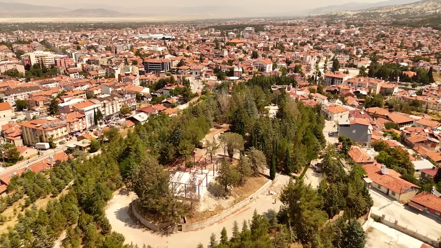 Burdur Belediye Başkanı Ercengiz, Yeşiltepe'deki yenileme çalışmalarını inceledi