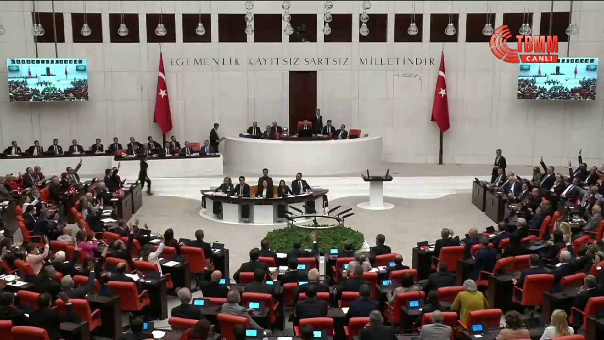 "Terörsüz Türkiye" çerçeve yasası TBMM Genel Kurulu'nda kabul edilerek yasalaştı