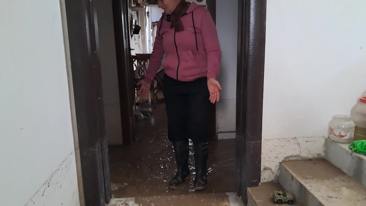 Hatay’da sel mağdurları: Yatacak yerimiz yok; kimse sesimizi duymuyor