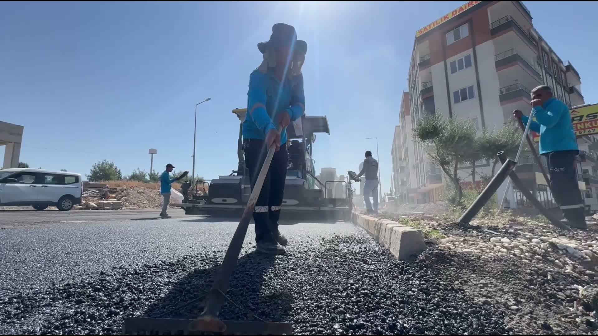 Adıyaman Belediye Başkanı Tutdere, Ak Konut bölgesindeki asfalt çalışmalarını inceledi