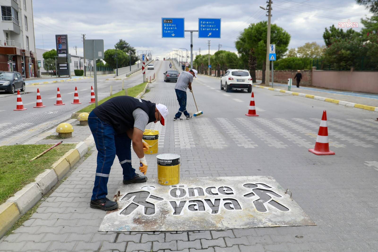 Burhaniye genelinde üstyapı çalışmaları sürüyor