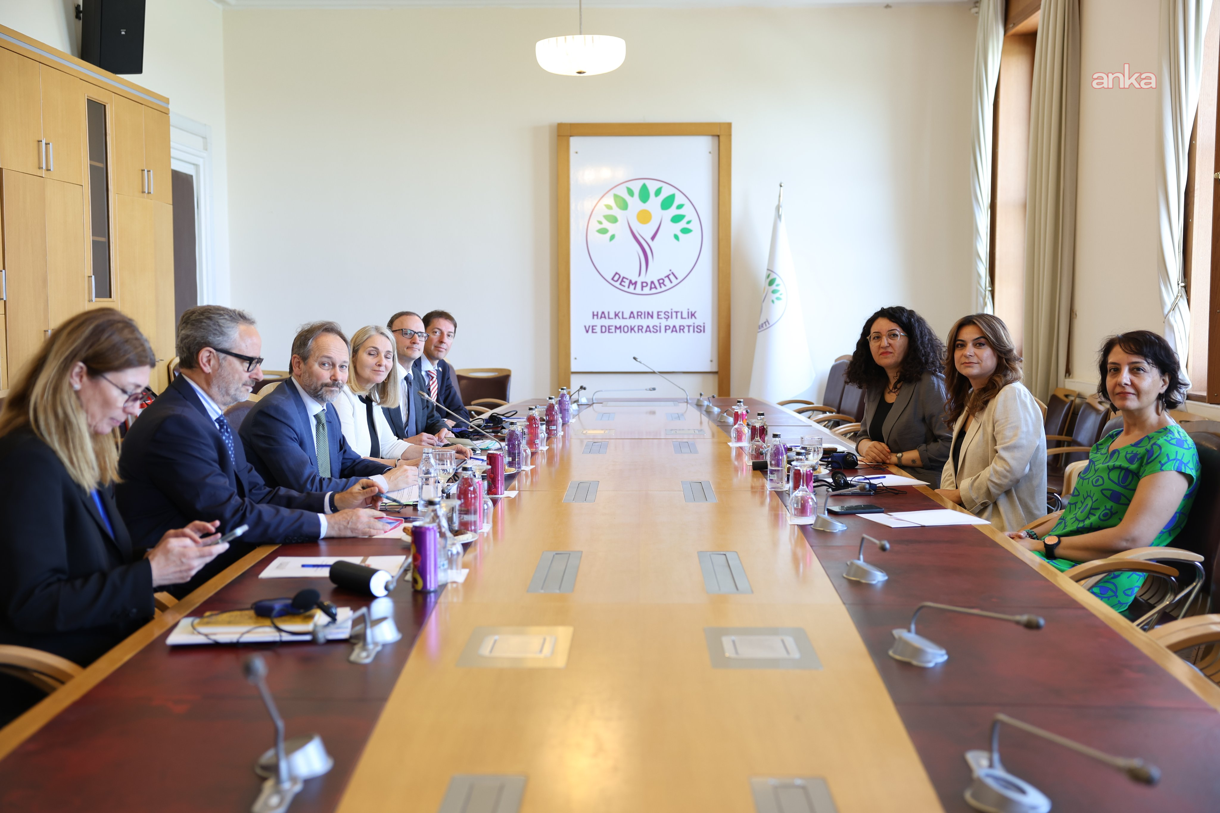 Avrupa Birliği heyeti, DEM Parti'yi TBMM'de ziyaret etti