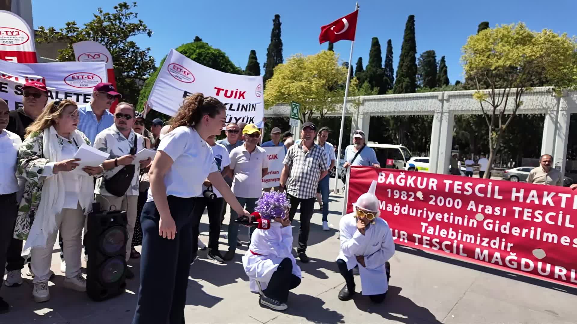 EYT ve Emekliler Federasyonu: "Emekli rakam değil insandır, bizi insanca yaşatmayan düzeni reddediyoruz"