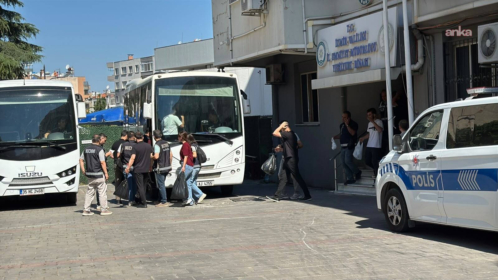 Ege Üniversitesi soruşturmasında 27 şüpheli tutuklandı