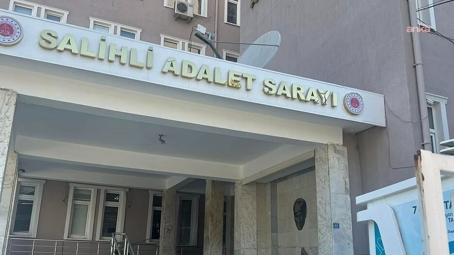 Manisa'da araç üzerinde "hayasızca hareketlerde" bulunduğu iddiasıyla kadın ve sürücü gözaltına alındı
