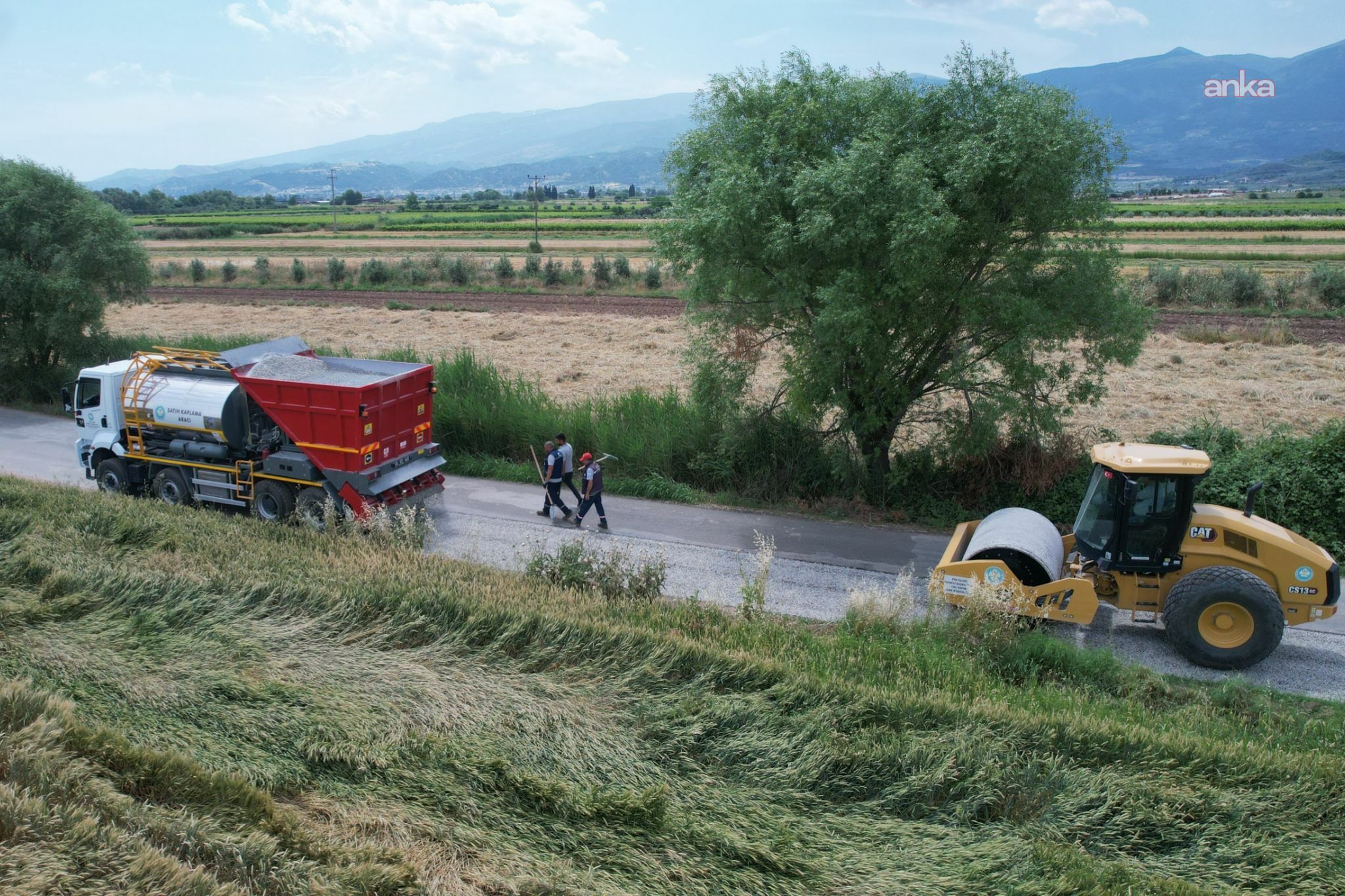 Manisa Büyükşehir Belediyesi, Salihli’de 5 mahalleyi bağlayan yolu yeniledi