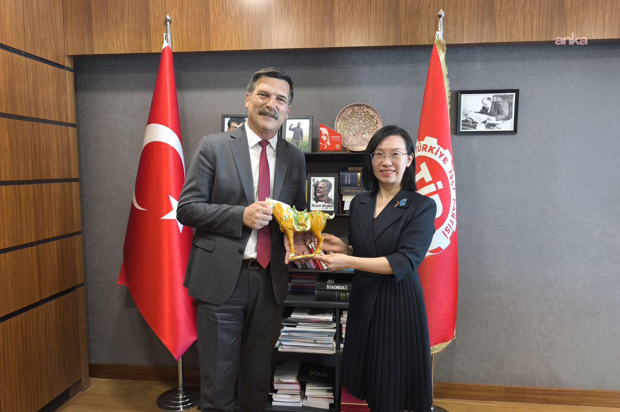 TİP Genel Başkanı Baş, Çin'in Ankara Büyükelçiliği Siyasi Müsteşarı Guo ile bir araya geldi