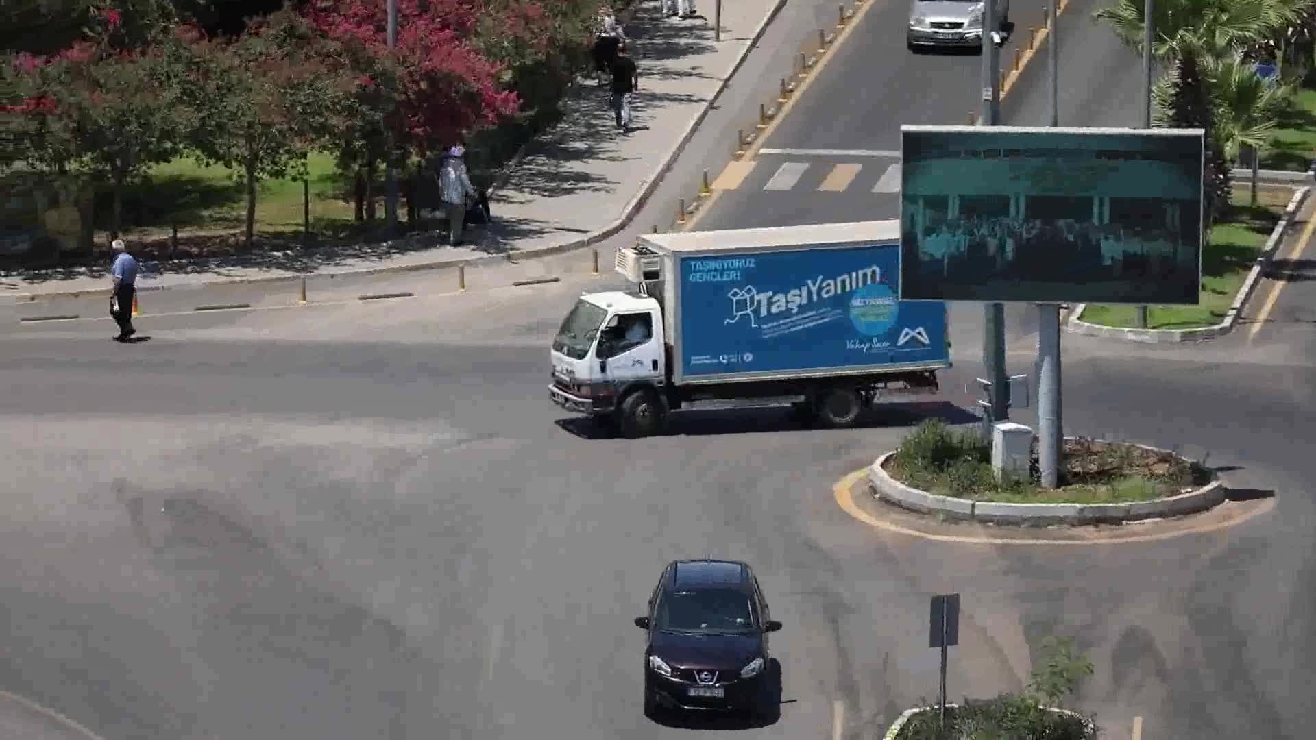 Mersin Büyükşehir Belediyesi'nin TaşıYanım Projesi'nden bugüne kadar 55 öğrenci yararlandı