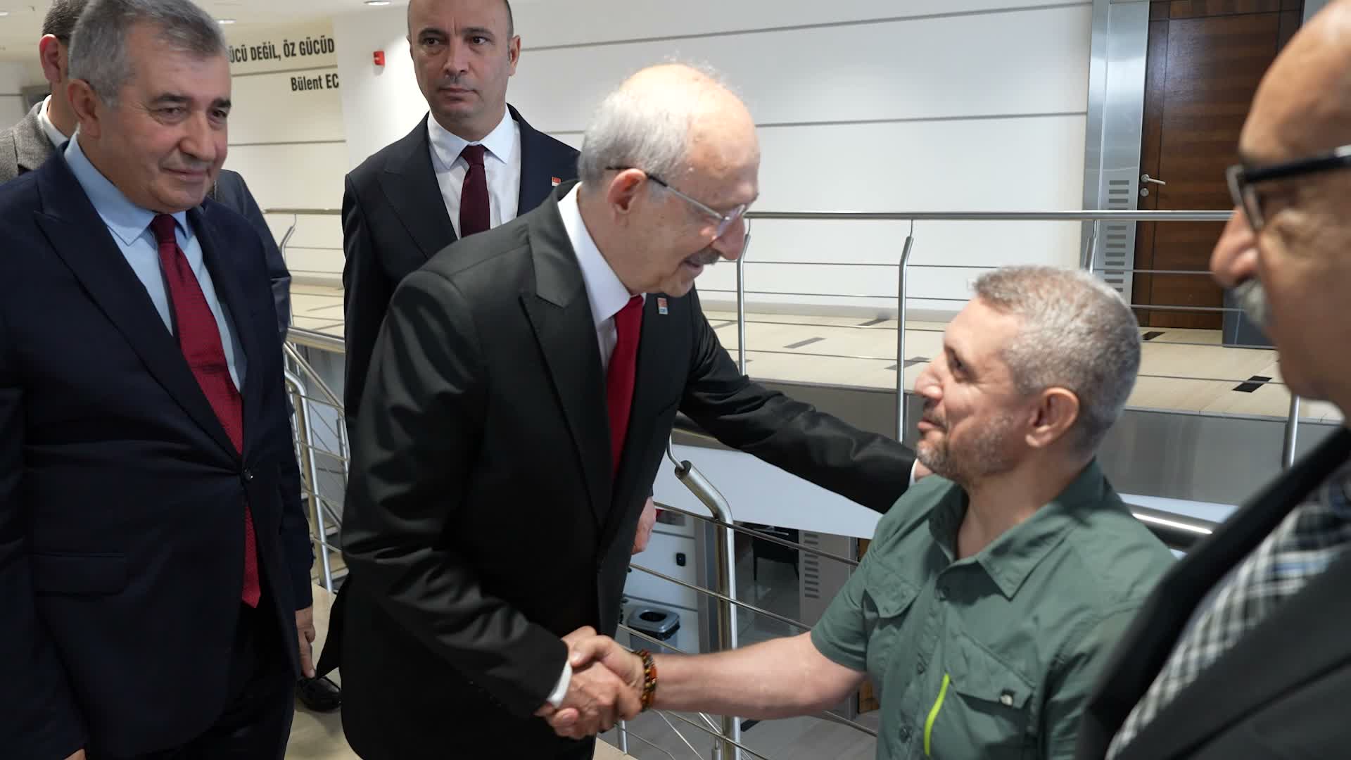 Kemal Kılıçdaroğlu gazilerle bir araya geldi
