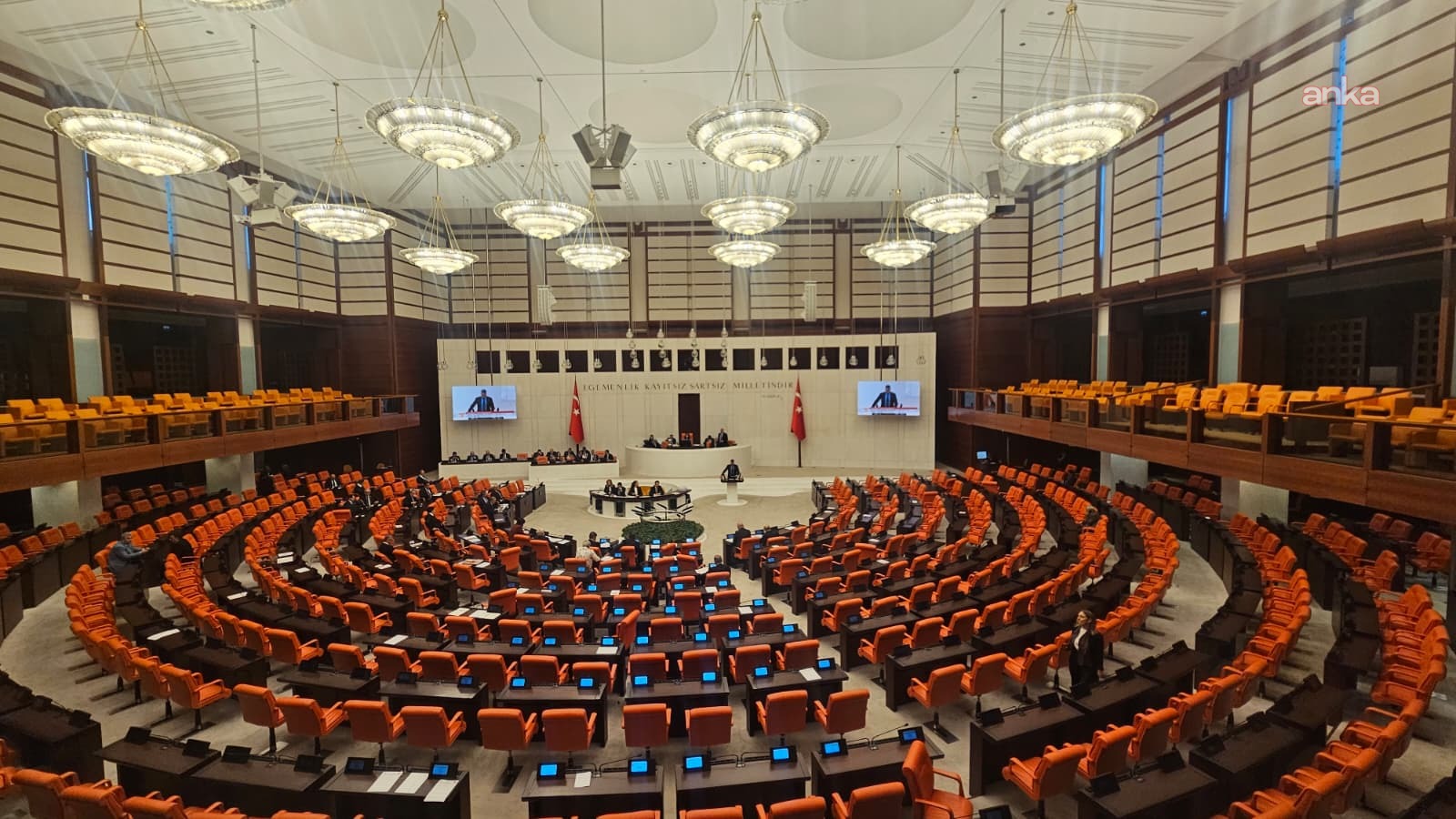 TBMM Genel Kurulu... Mustafa Erdem: Vatandaş sabah kalktığında belediye operasyonlarını değil evine ekmek götürüp götüremeyeceğini düşünüyor