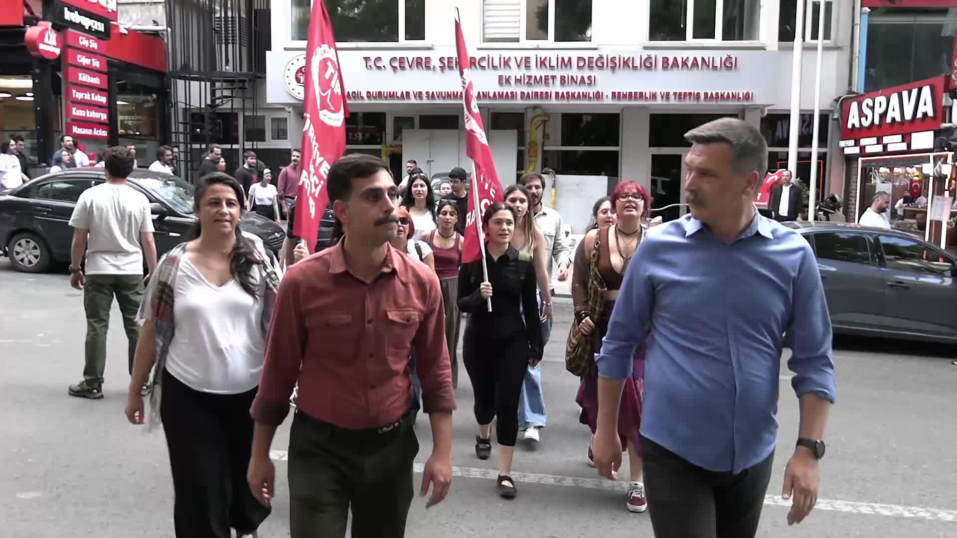 Erkan Baş açlık grevindeki öğretmenleri ziyaret etti: Çocuklarımıza ve öğretmenlerimize sahip çıkalım