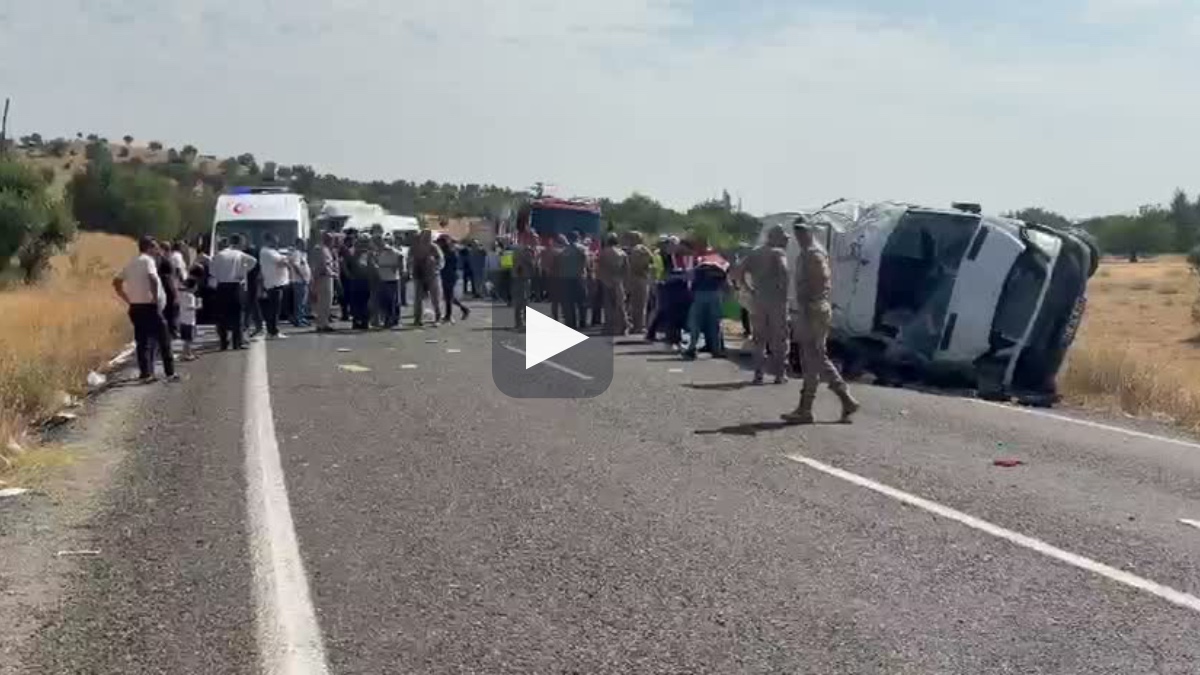 Diyarbakır’da devrilen minibüsteki 5 kişi öldü, 11 kişi yaralandı
