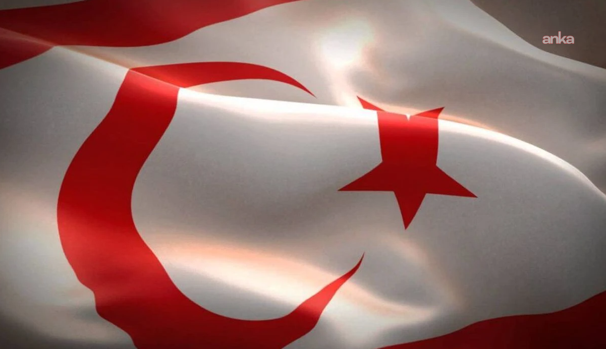 Mehmet Metiner ve Mete Yarar KKTC vatandaşlığına alındı