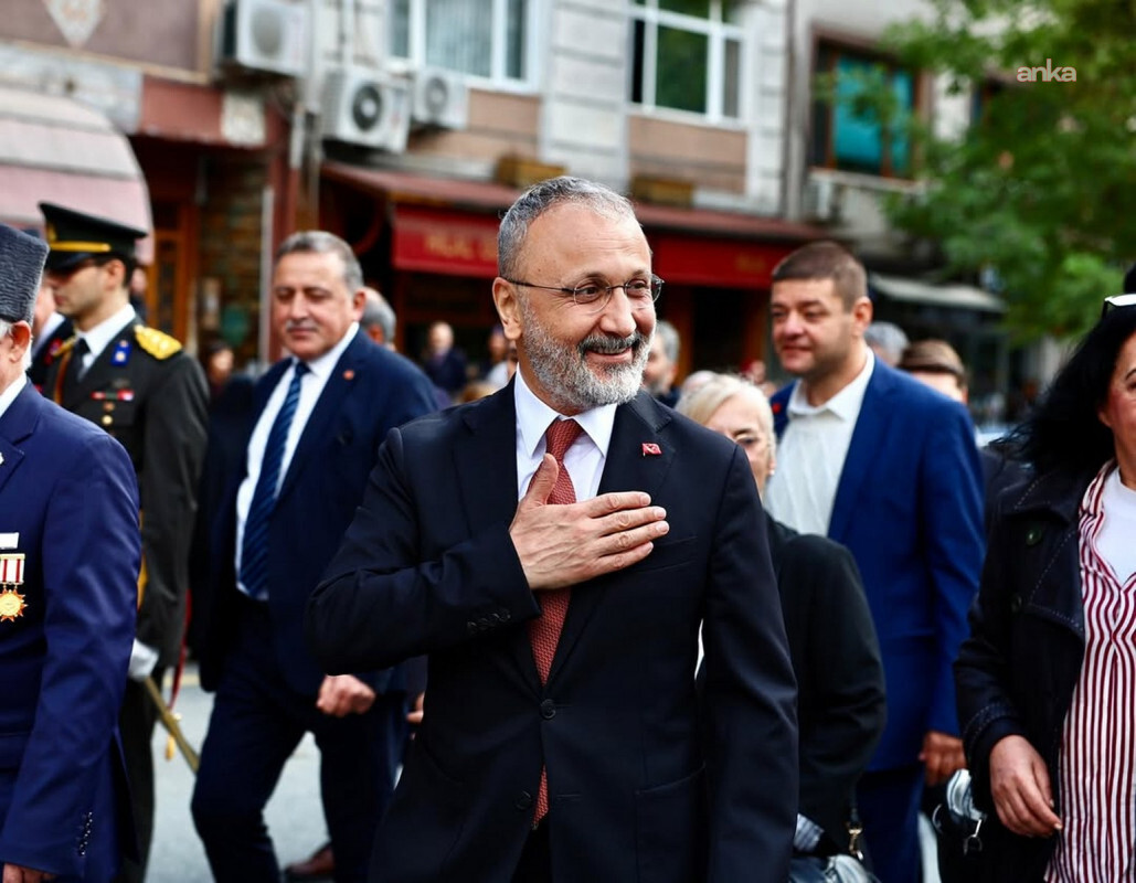 6 Ekim'de tutuklanan Eyüpsultan Belediye Başkanı Özmen'den ilk mesaj 29 Ekim'de: "Hukuka ve adalete olan inancımızdan vazgeçmeyeceğiz"