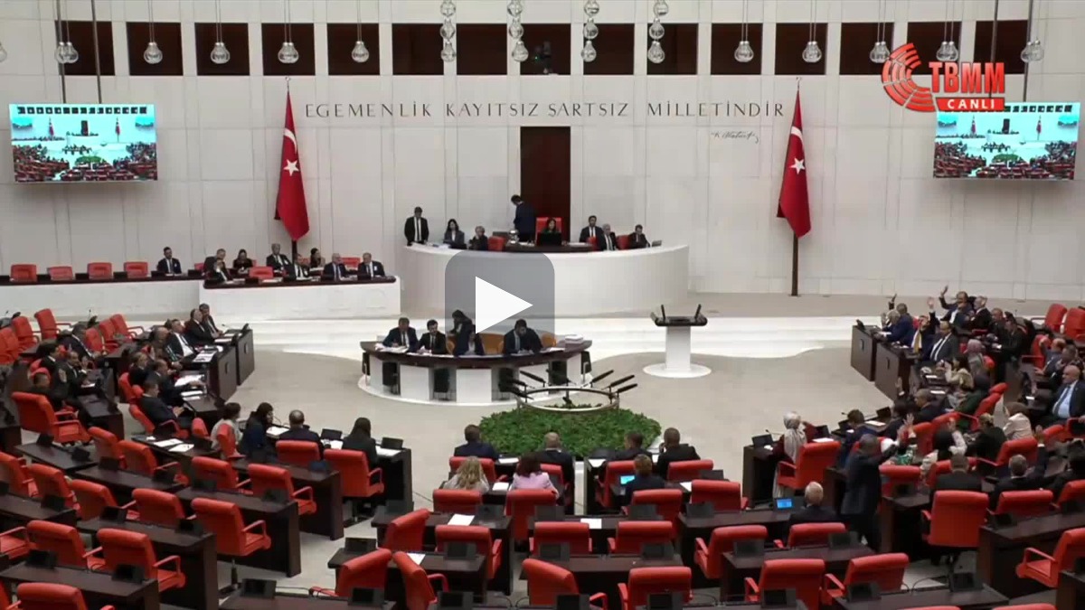 Meclis'te AK Partililerin imzaları var kendileri yok: "79 sahte pusula"