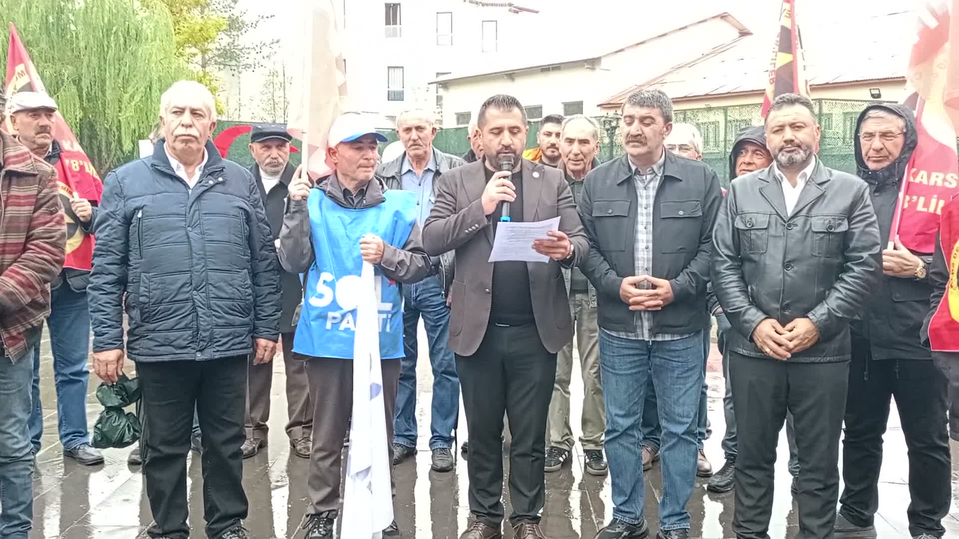 YENİ Parti Kars İl Örgütü, Halk TV'ye kayyum atanmasını protesto etti