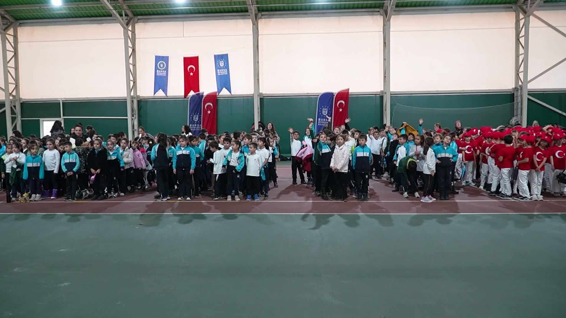 “Geleceğin Raketleri Bursa’da Buluşuyor” projesi ile 600 öğrenci ücretsiz tenis eğitimi alacak
