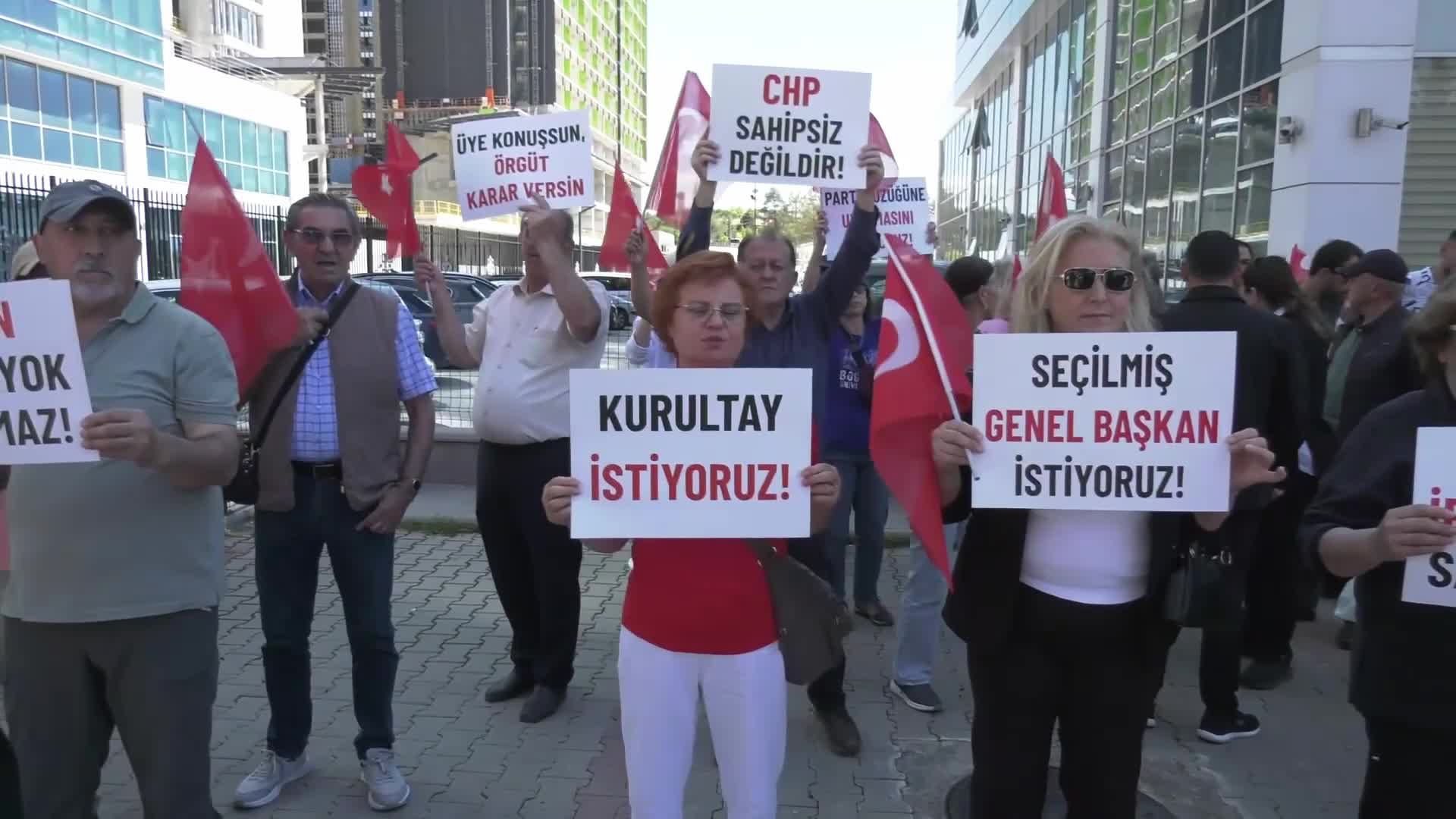 CHP Ankara Gönüllüler Platformu'ndan çağrı: Acil kurultay istiyoruz