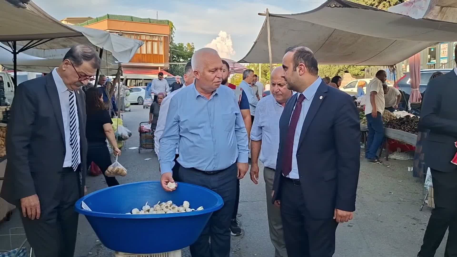 YENİ Parti milletvekillerine dert yanan Osmaniyeli pazarcı: “Bıçak kemiğe dayandı, satış yapamıyoruz”