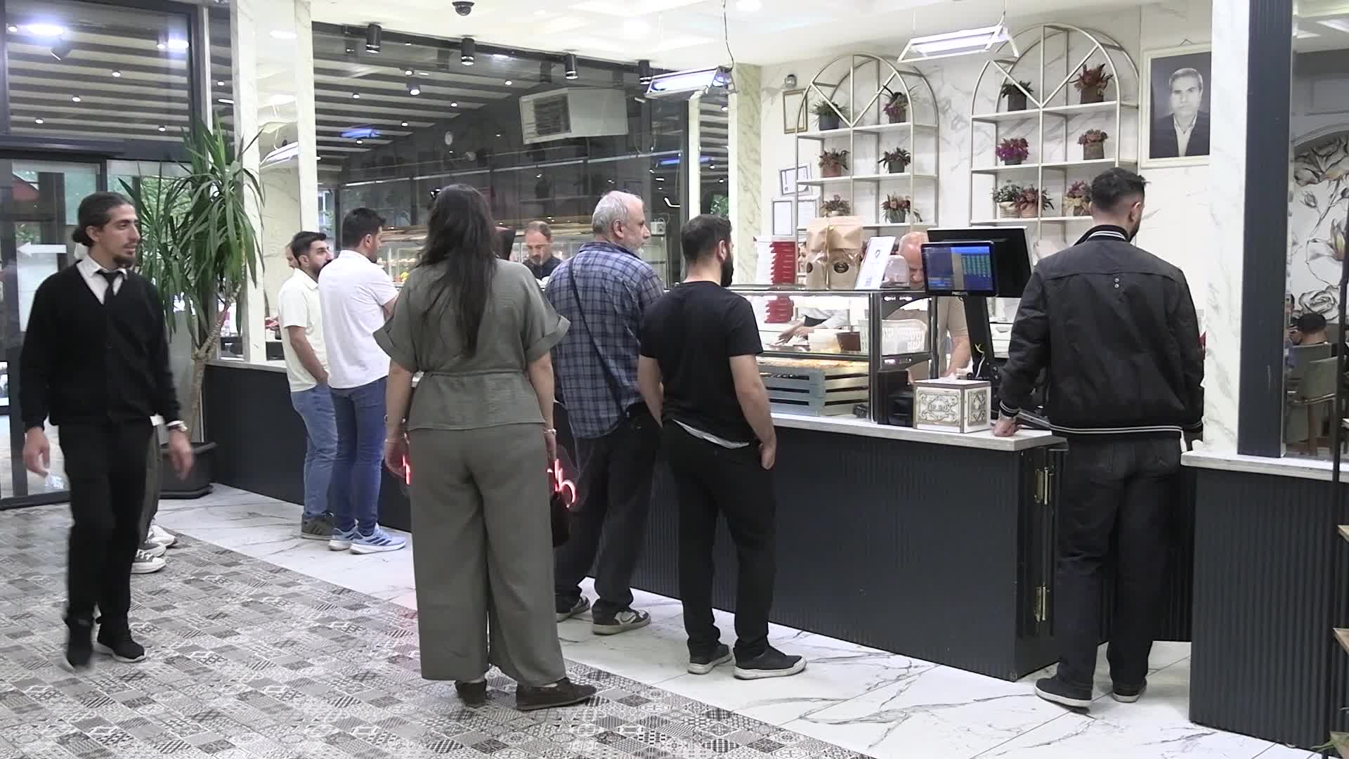 Bayram öncesi Diyarbakır’ın tescilli tatlıları için kuyruk oluştu