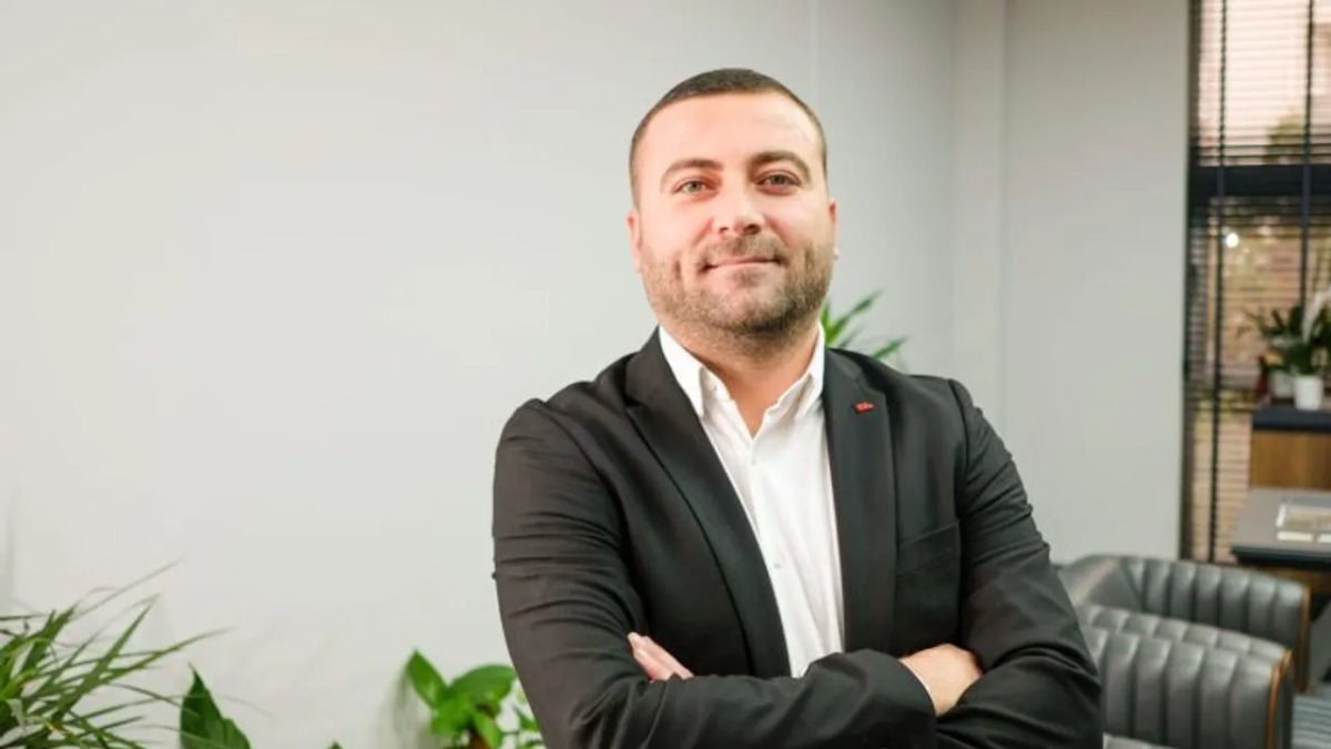 Seferihisar Belediyesi'ne operasyon: 6 gözaltı