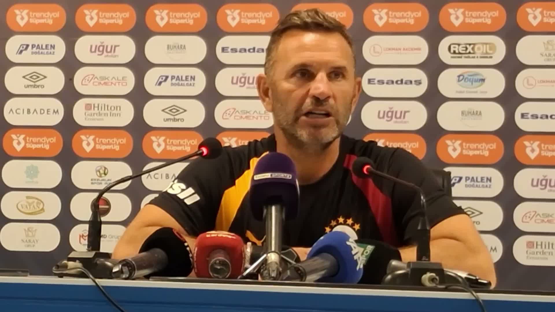 Okan Buruk: En az iki, belki üç transfer yapmayı düşünüyoruz