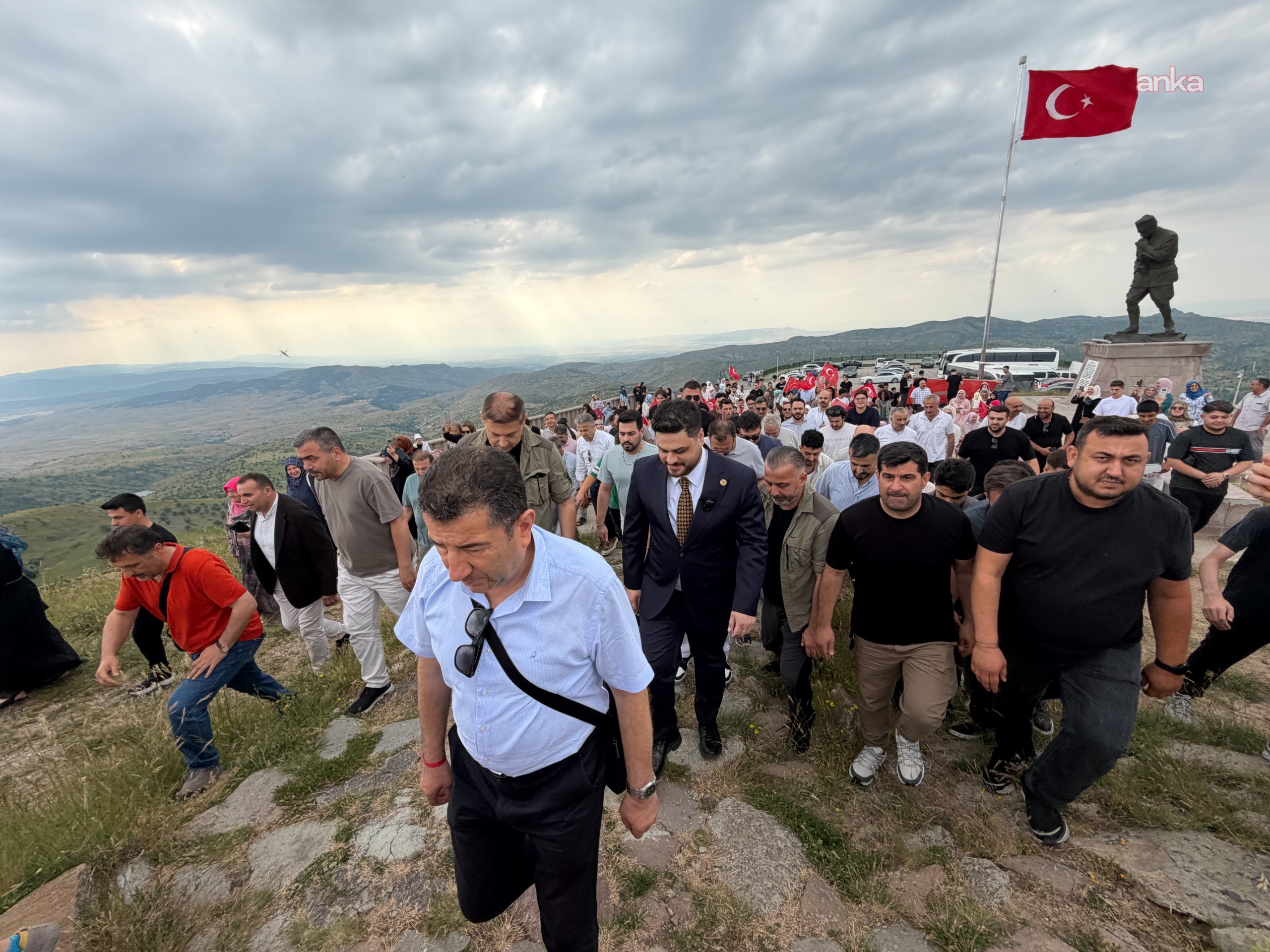 BTP Genel Başkanı Baş'tan Malazgirt Zaferi ve Büyük Taarruz kutlaması