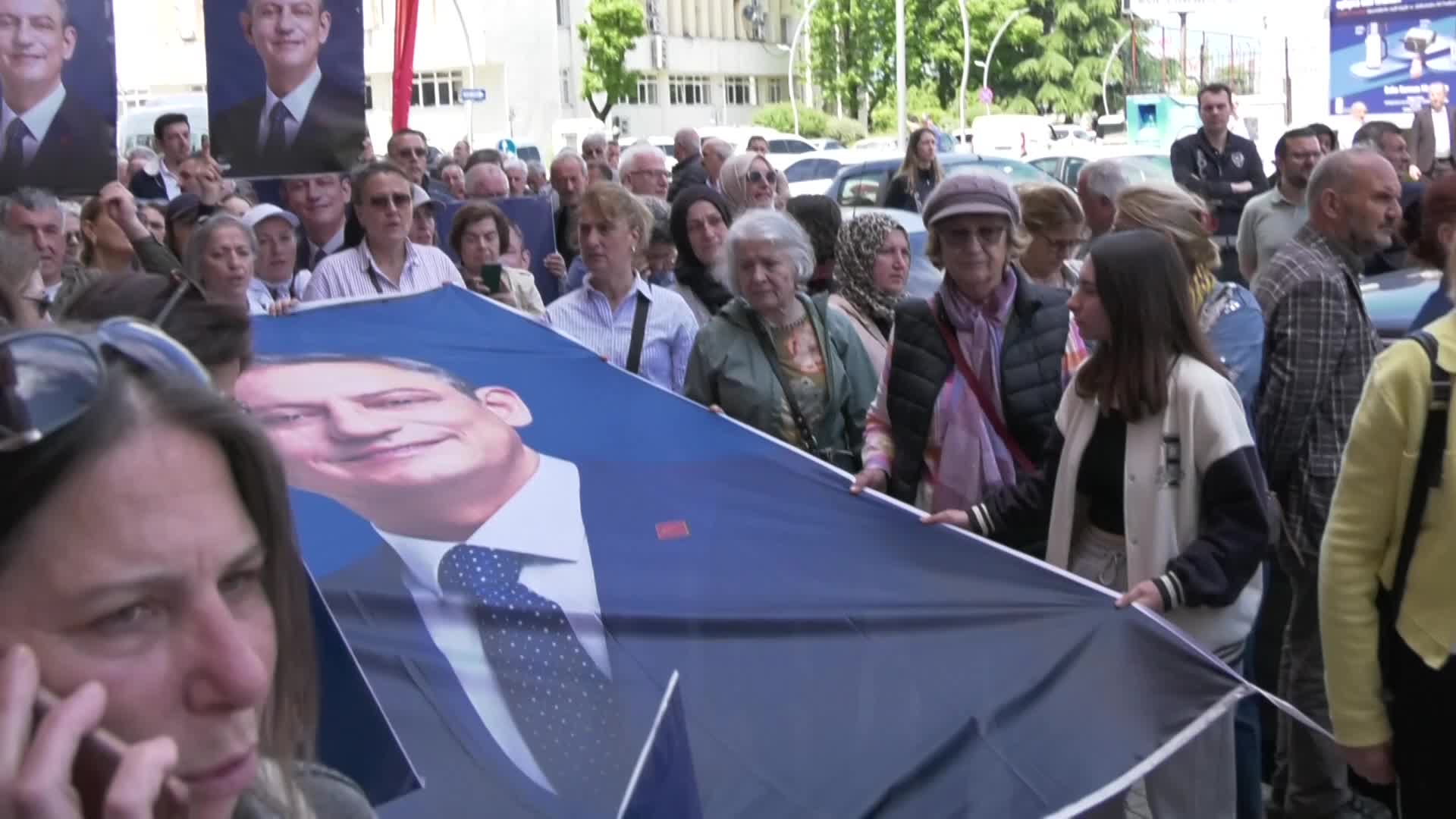 CHP hakkındaki "mutlak butlan” kararı Rize'de protesto edildi