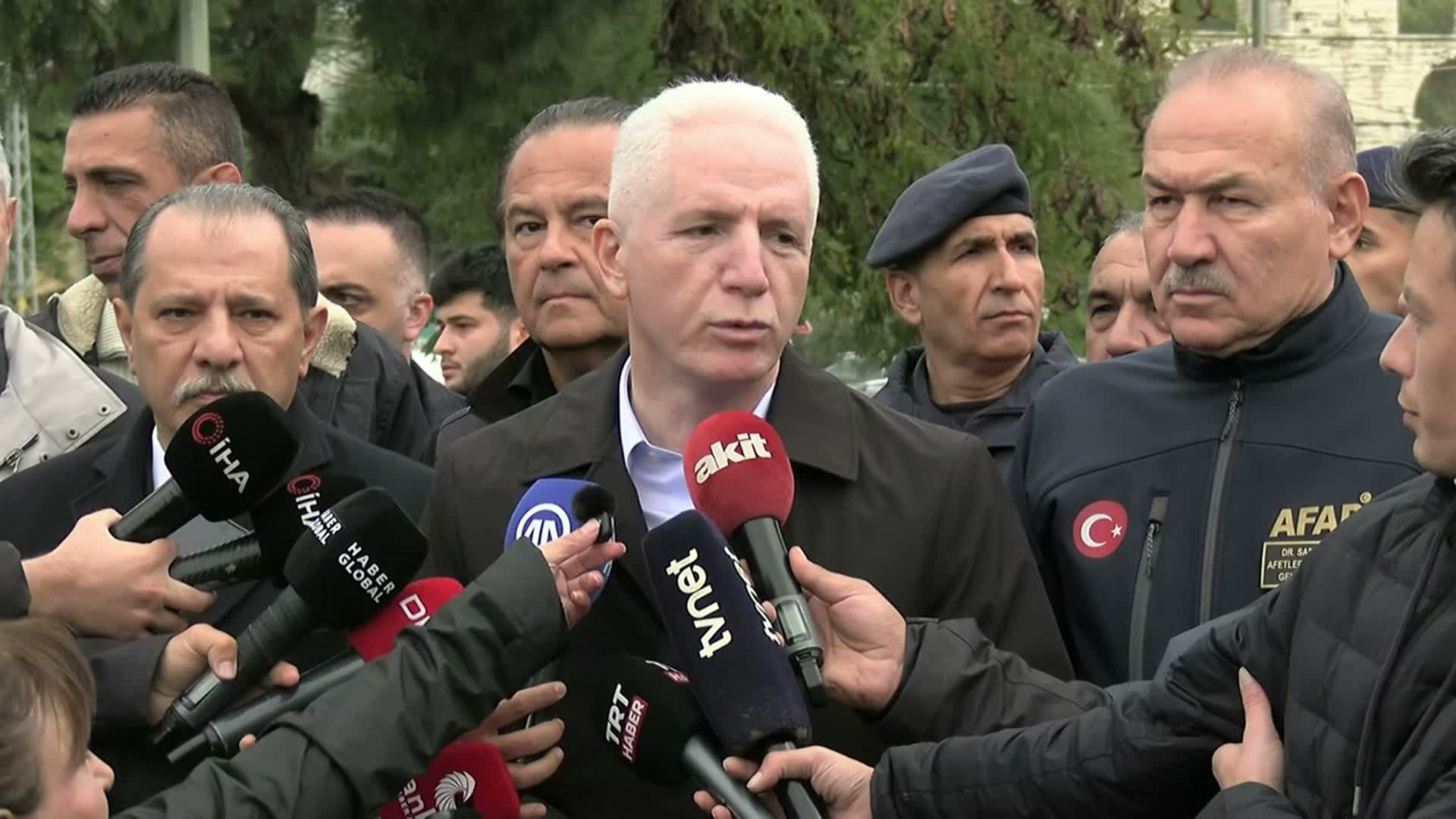 İstanbul Valisi Davut Gül: 5 kişiyle ilgili kayıp başvurusu yapıldı onlarla ilgili arkadaşlarımızın arama çalışmaları devam ediyor