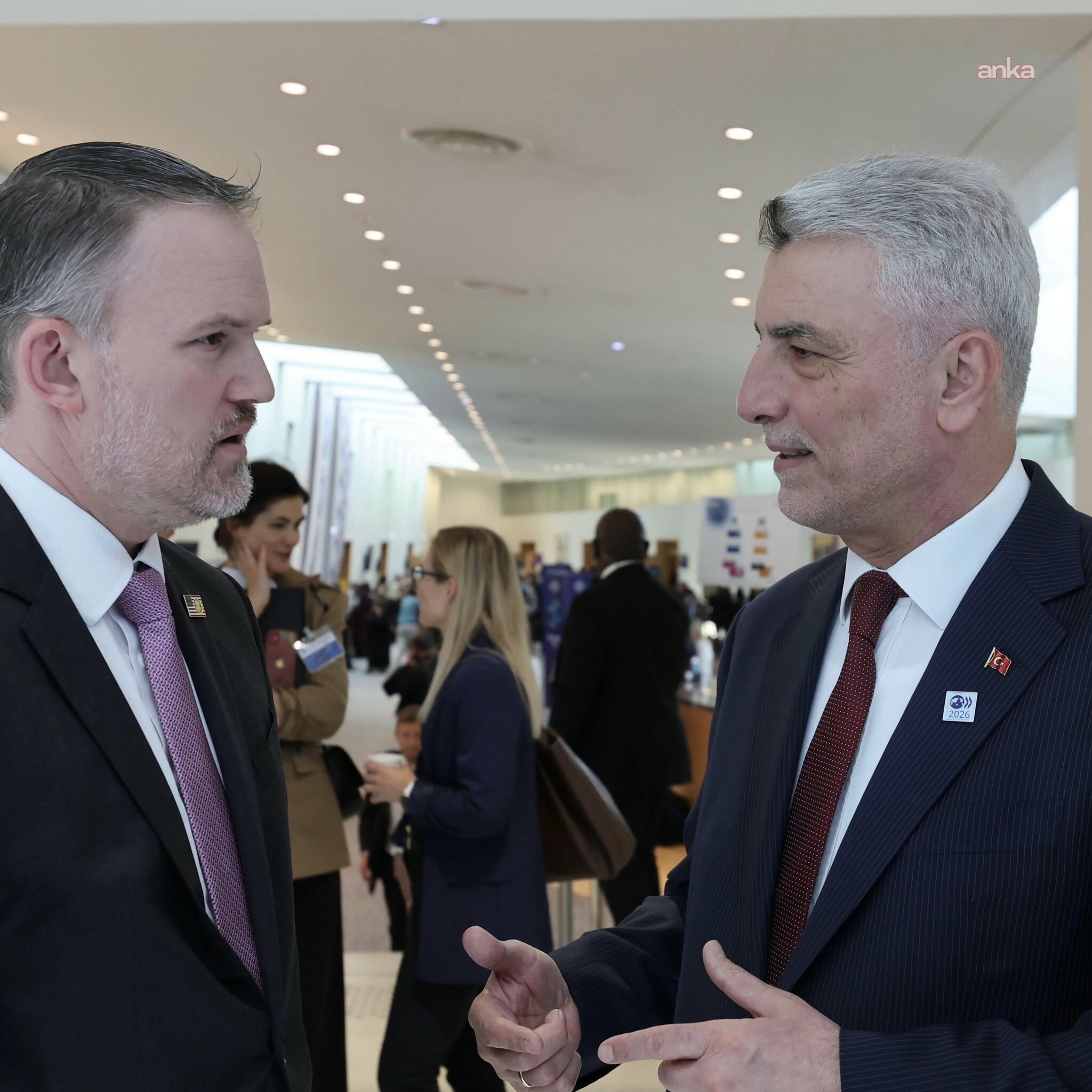 Bakan Bolat, OECD Bakanlar Konseyi toplantısı kapsamında Paris'te bir dizi görüşme gerçekleştirdi