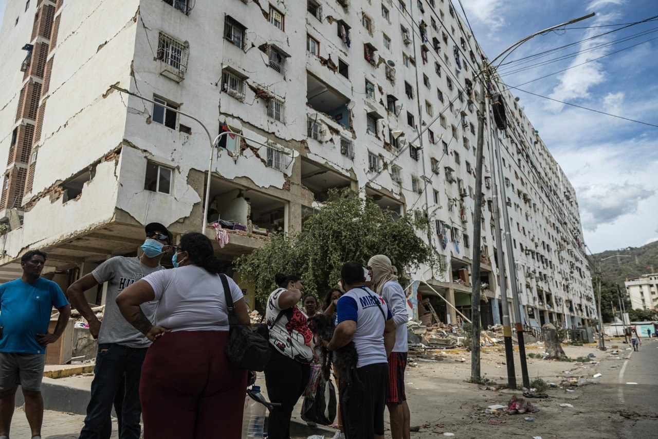 Venezuela mucizeleri: 4 günün ardından 33 kişi enkazdan sağ çıkartıldı