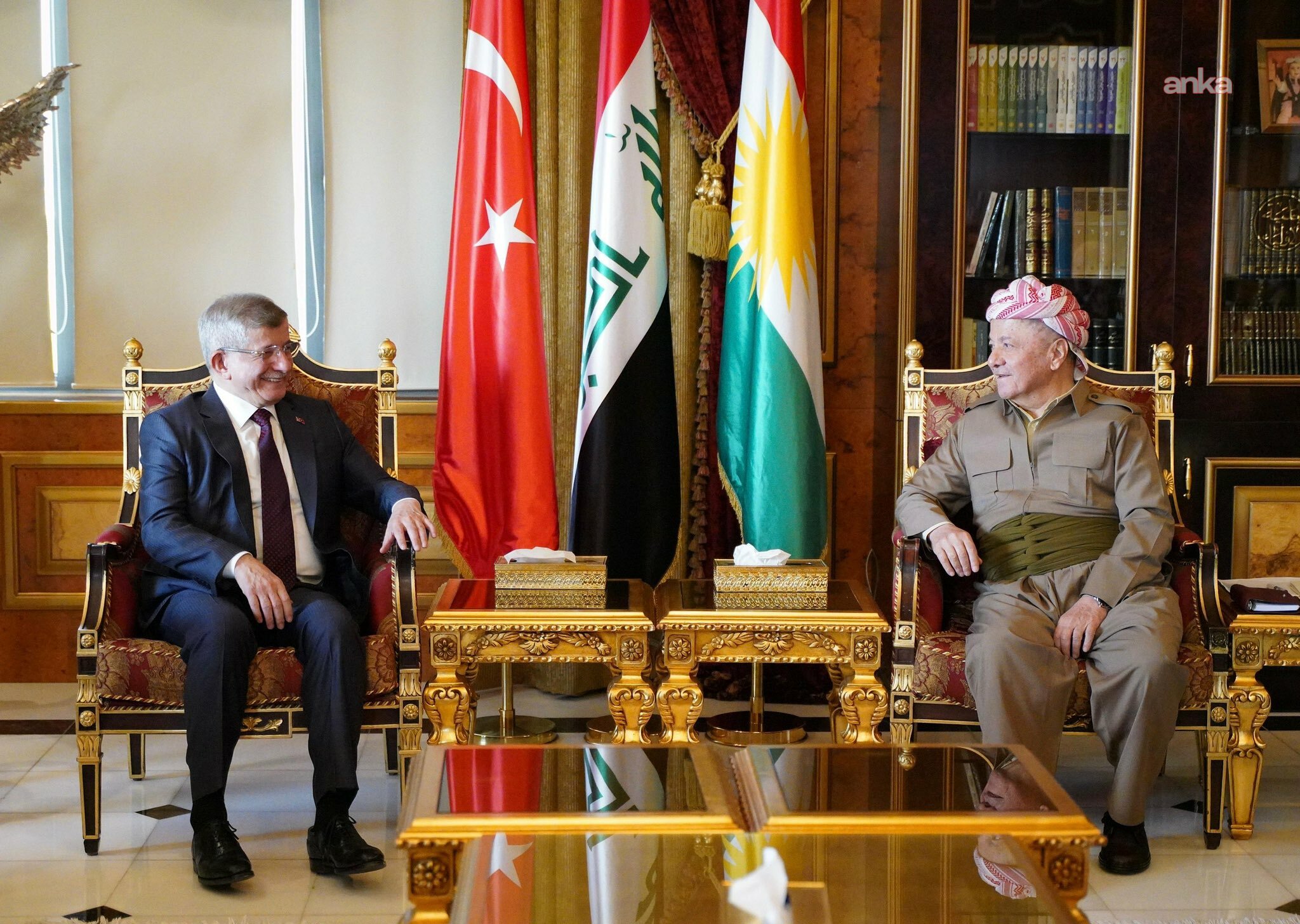 Davutoğlu, Mesud Barzani ile bir araya geldi