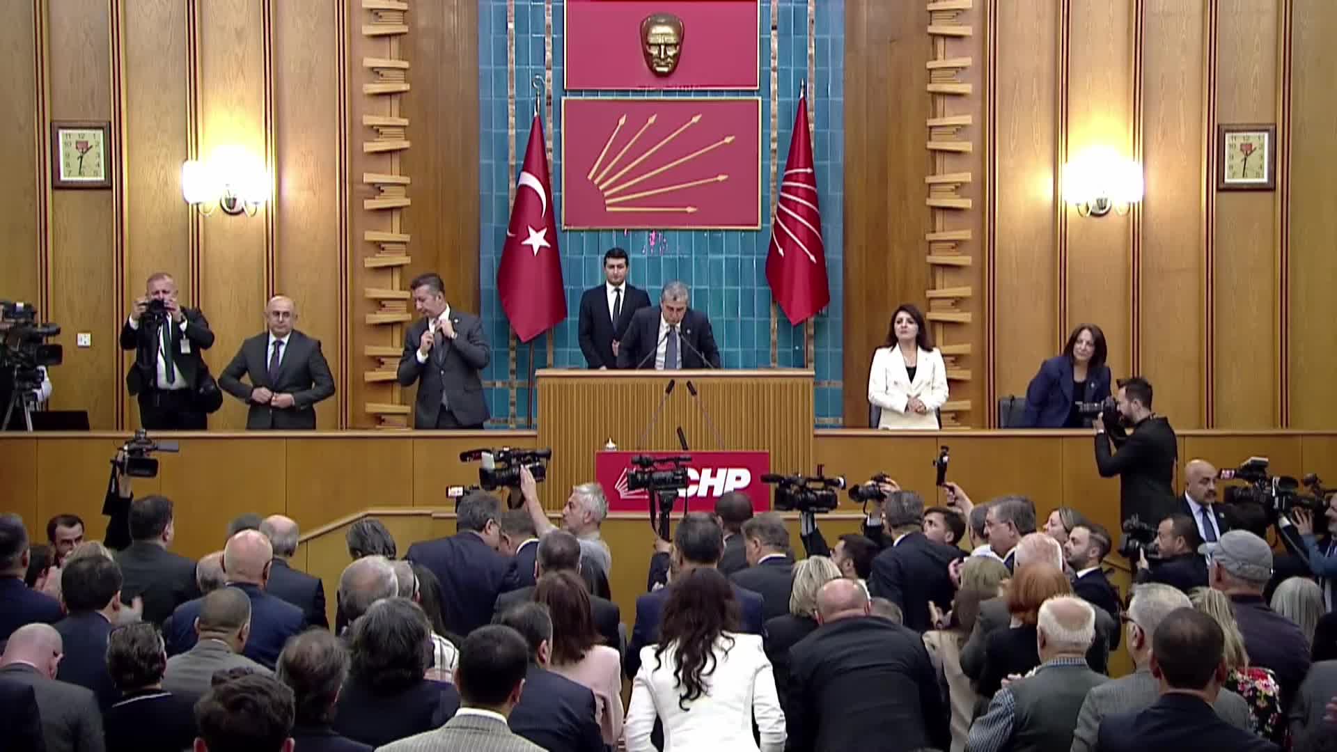 CHP Grup Toplantısı... Özgür Özel: "Karanlığı yırtıp atmak için bir kez daha iktidara talibiz"