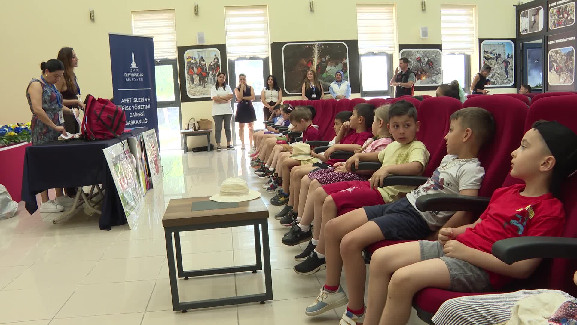 İzmir’de afet farkındalığı küçük yaşta kazandırılıyor... 5 ayda bin 500 çocuğa eğitim