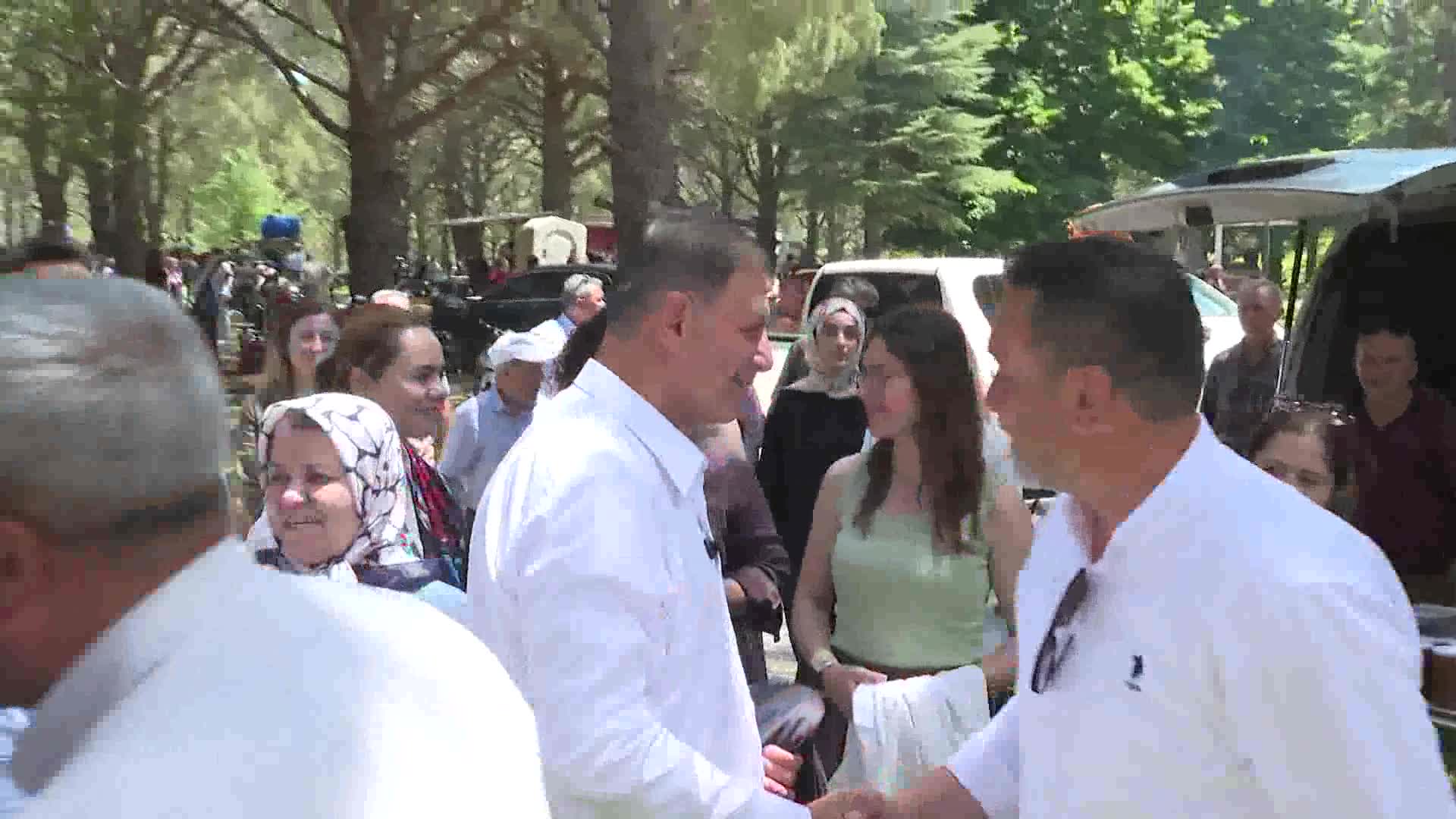 İzmir Büyükşehir Belediye Başkanı Tugay, Kozak Yaylası’nda vatandaşlarla buluştu