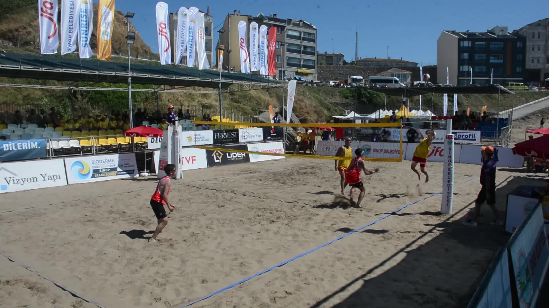 Uluslararası Pro Beach Voleybol Turnuvası Sinop'ta başladı