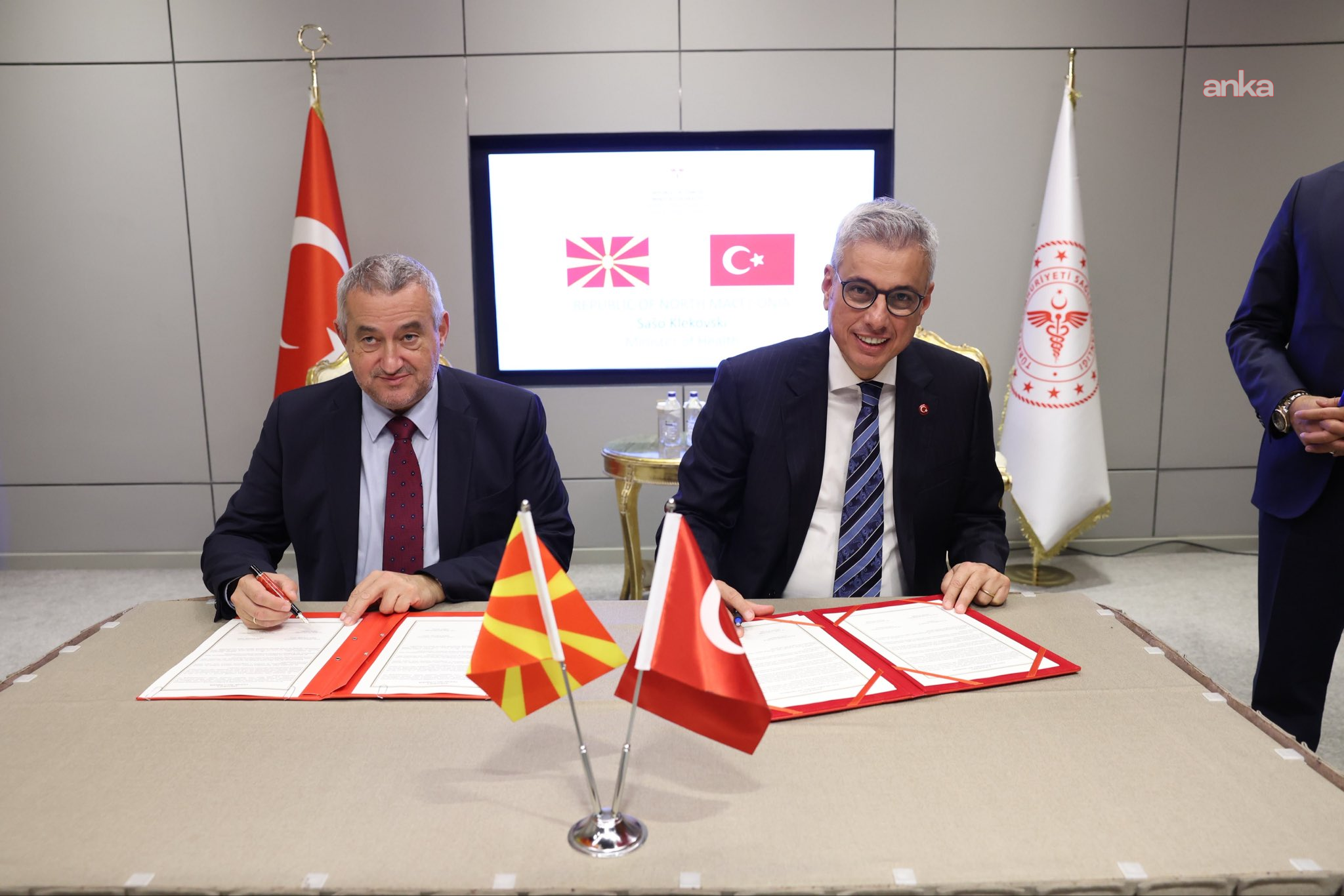 Sağlık Bakanı Memişoğlu ile Kuzey Makedonya Sağlık Bakanı Klekovski "Sağlık ve Tıp Bilimleri Alanında Mutabakat Zaptı"nı imzaladı