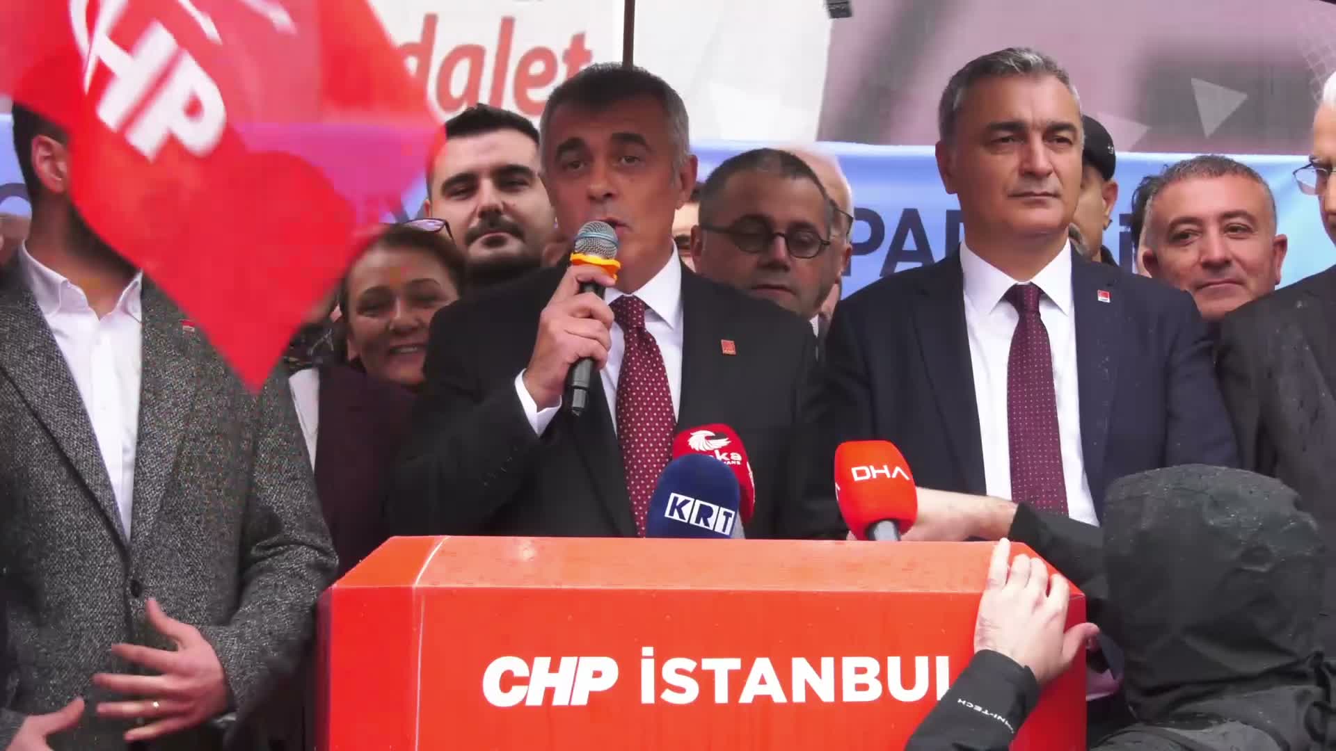CHP İstanbul İl Başkanlığı’na atanan Mehmet Ali Yüksel göreve başladı: “CHP, ajans üretimi ve müteahhitlerin partisi değildir”