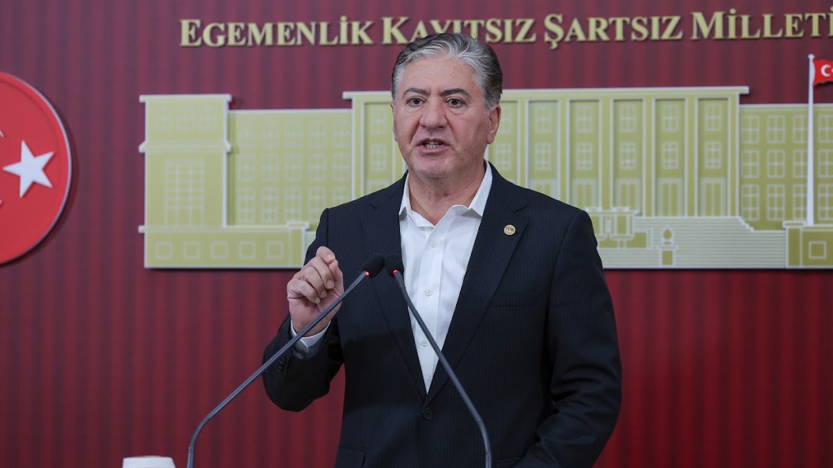 YENİ Parti Grup Başkanvekili Murat Emir'den "para aktarımı" iddialarına yanıt